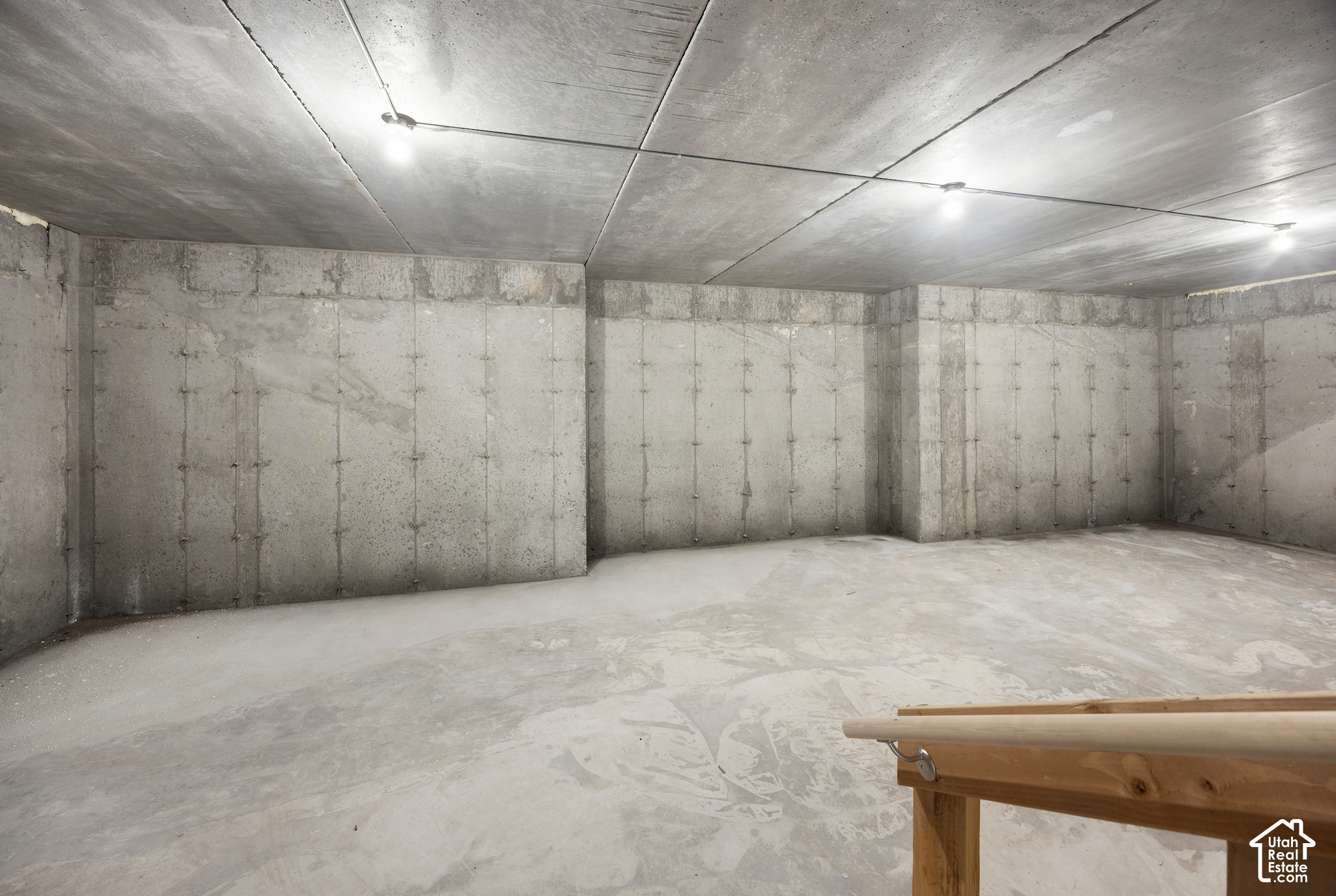 main property photo 49