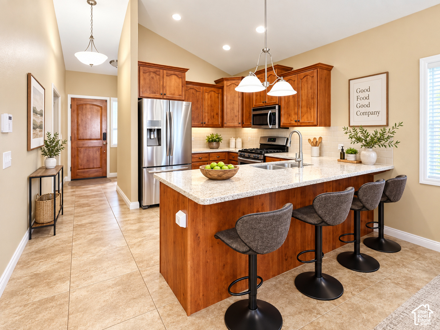main property photo 6