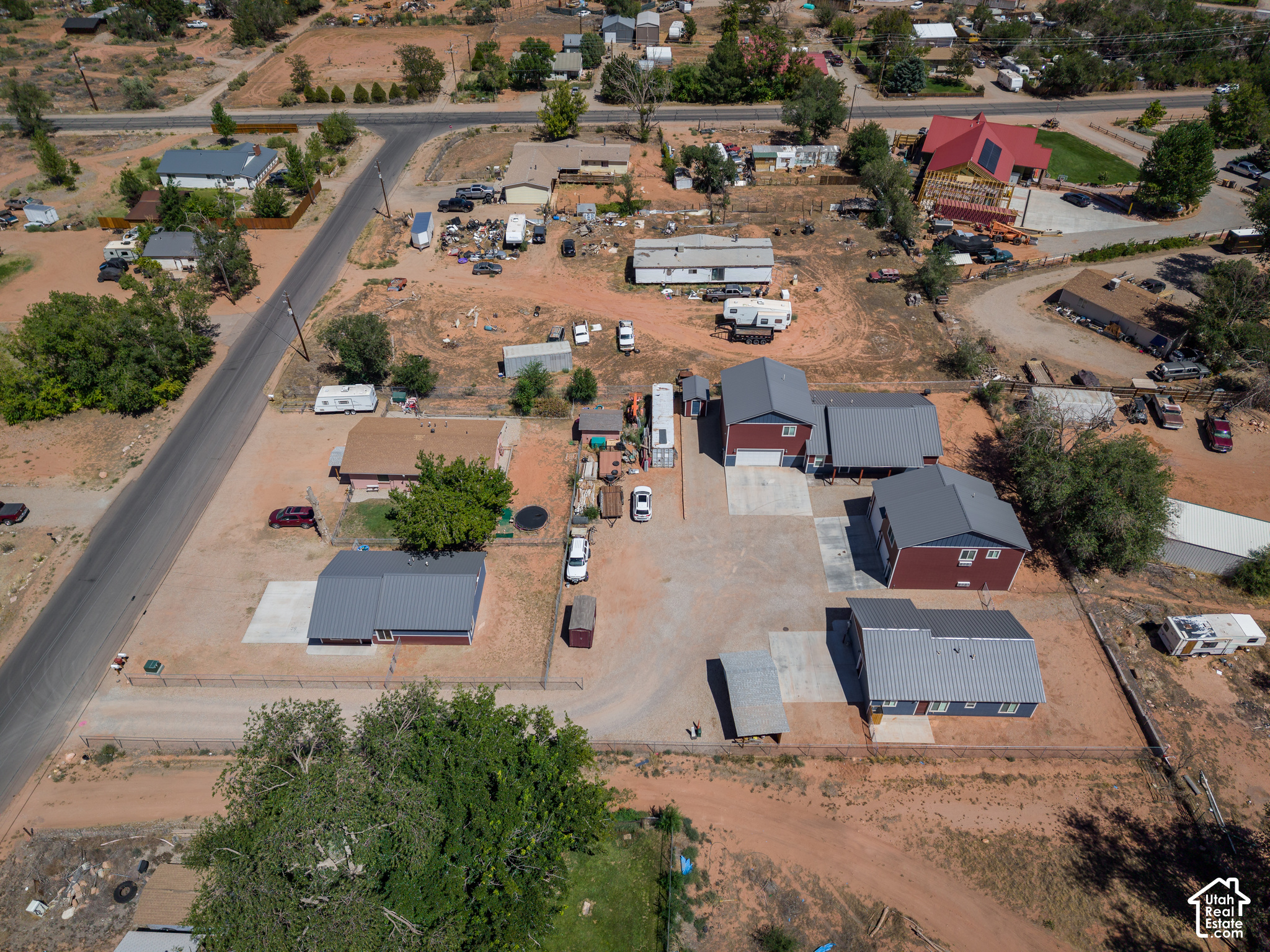 main property photo 40