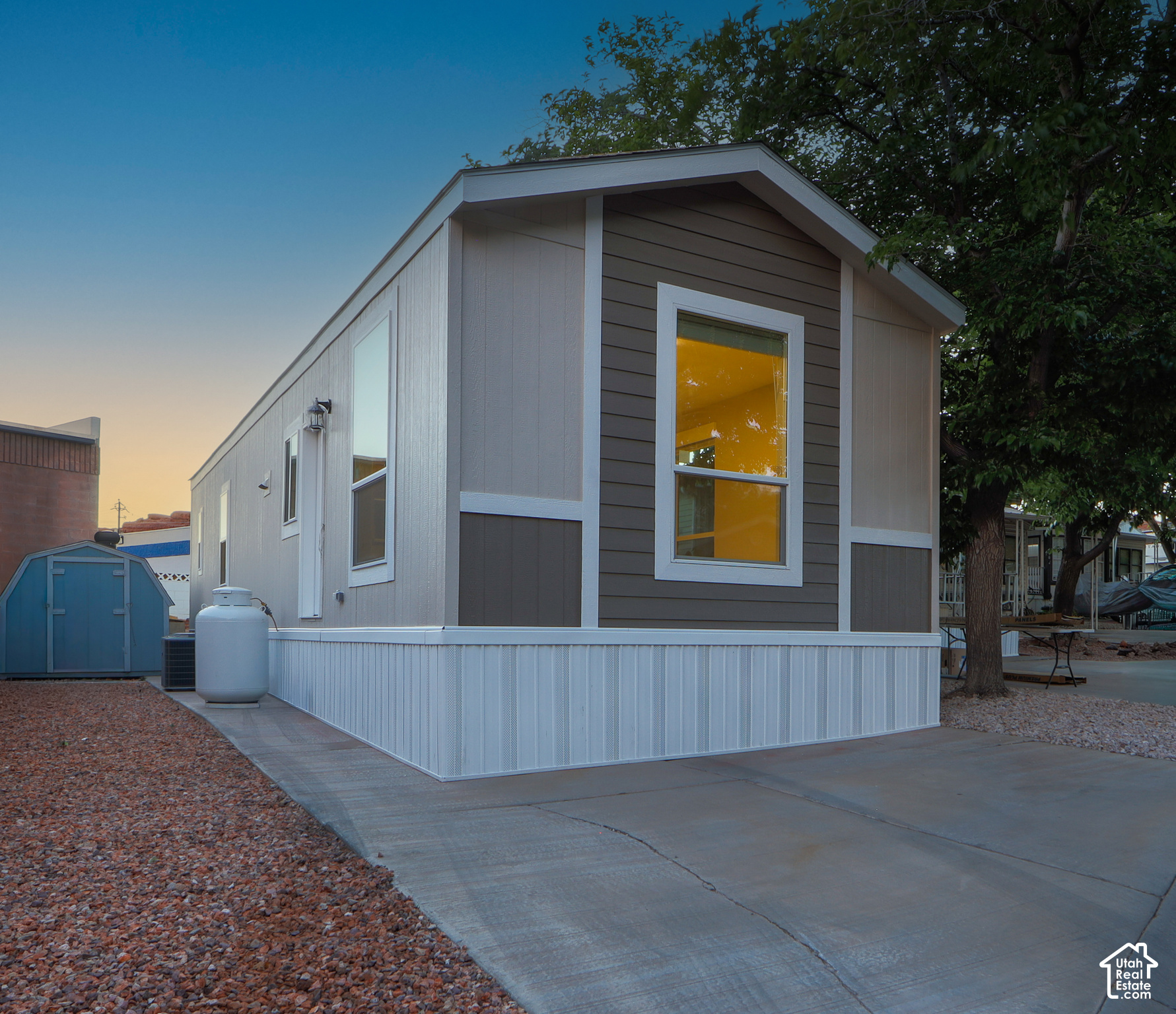 main property photo 14