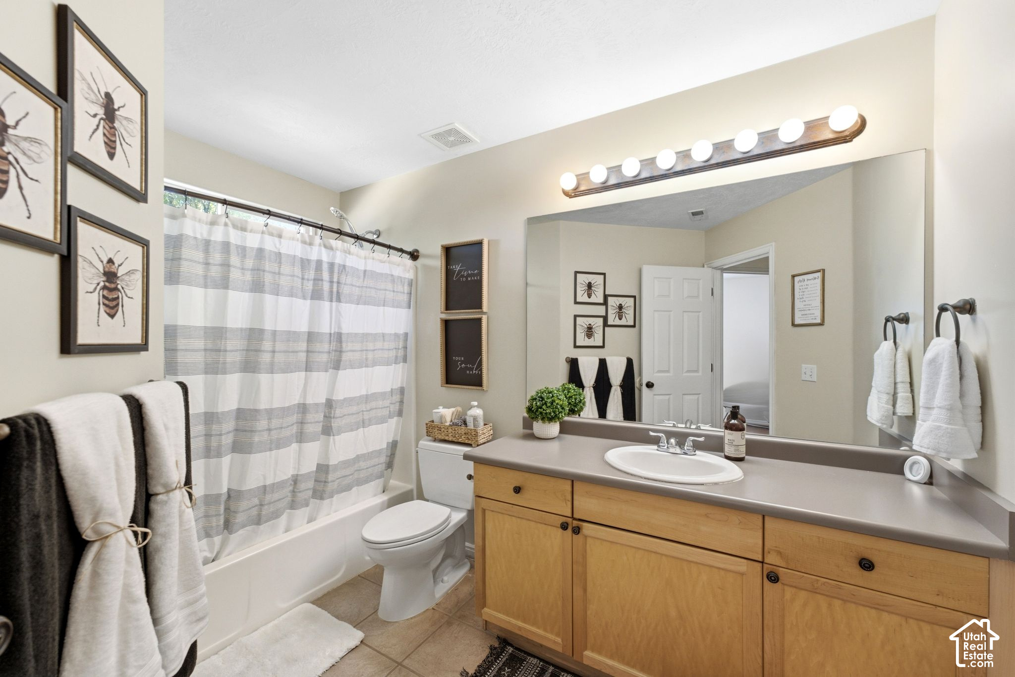 property viewer photo 18