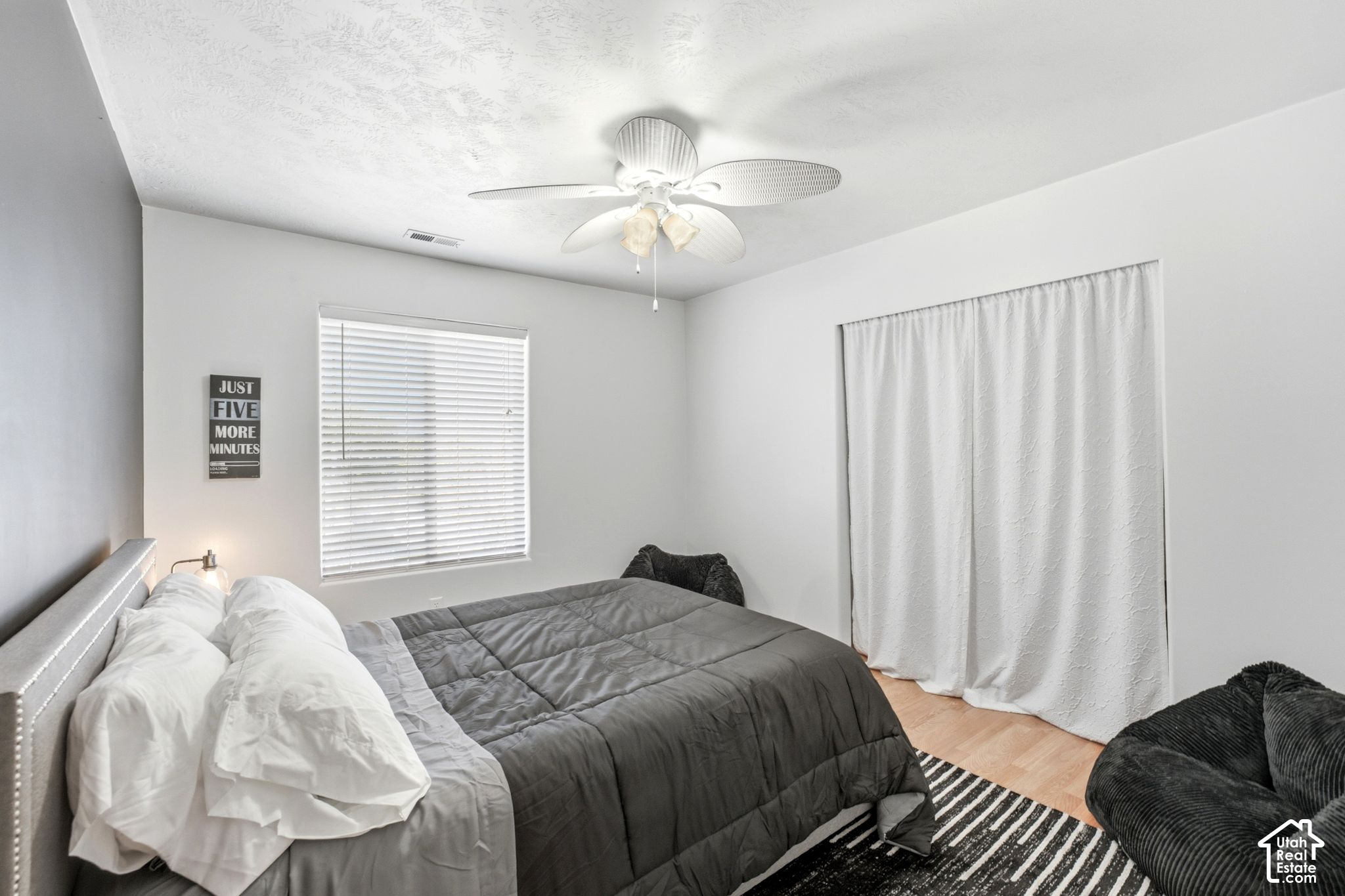 property viewer photo 22