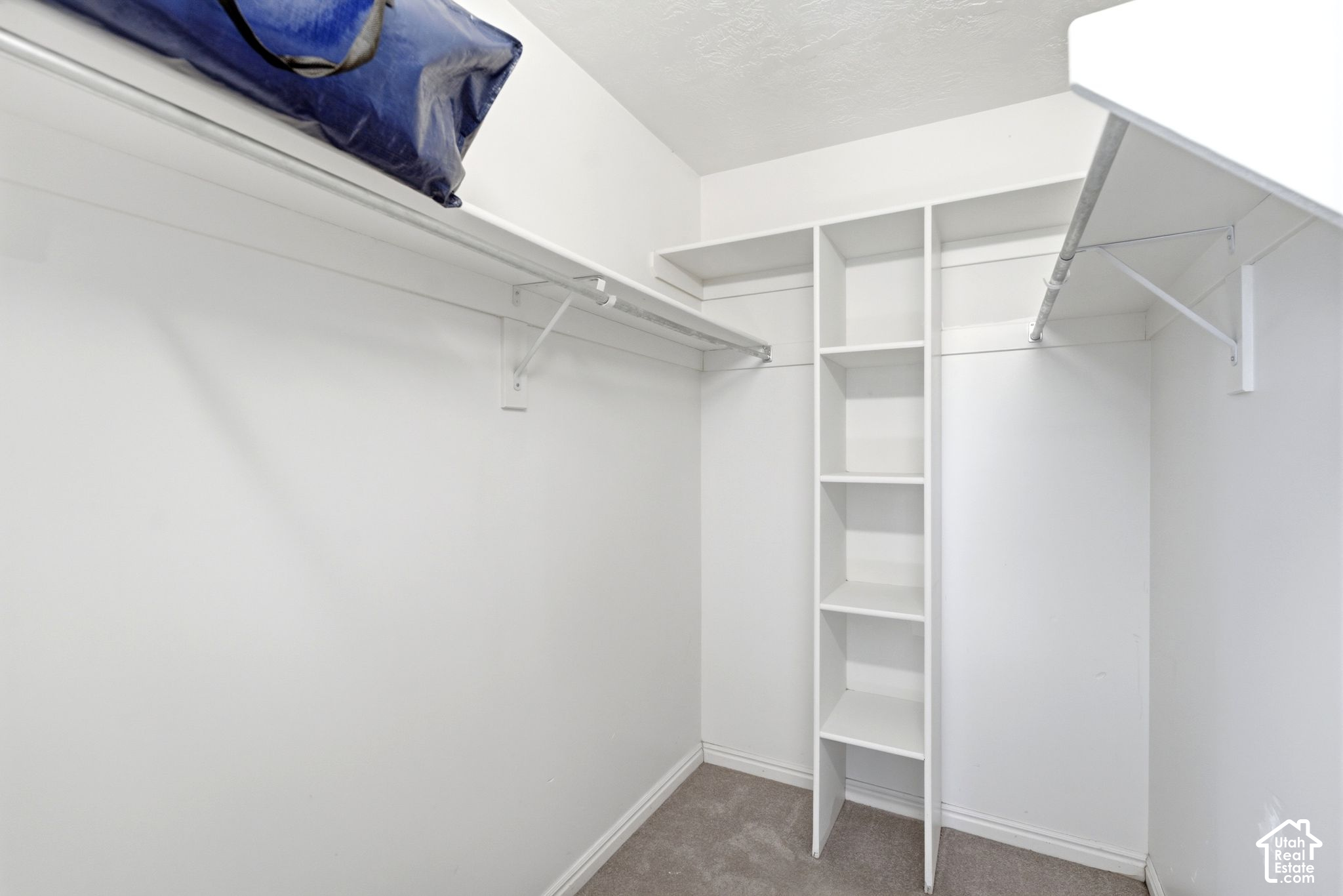 property viewer photo 33