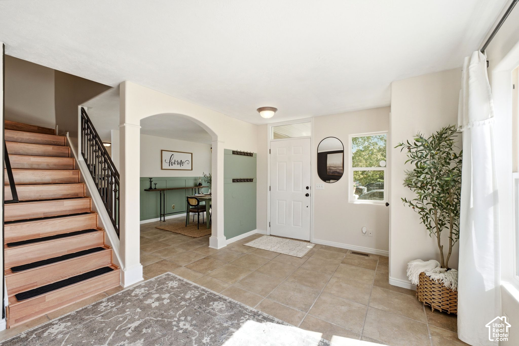 property viewer photo 6