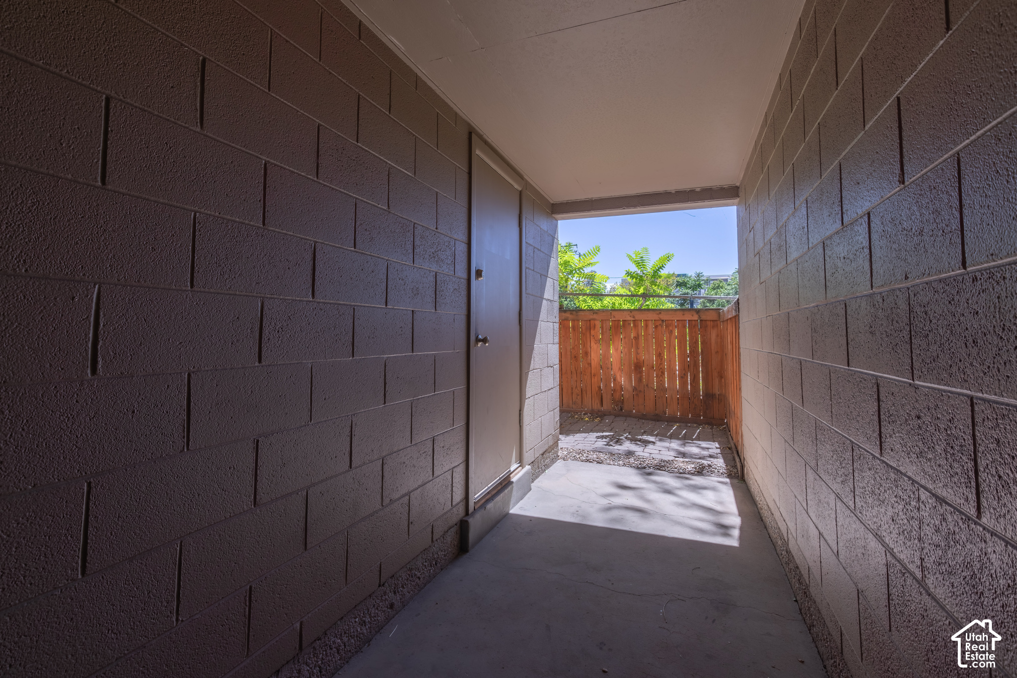 main property photo 16