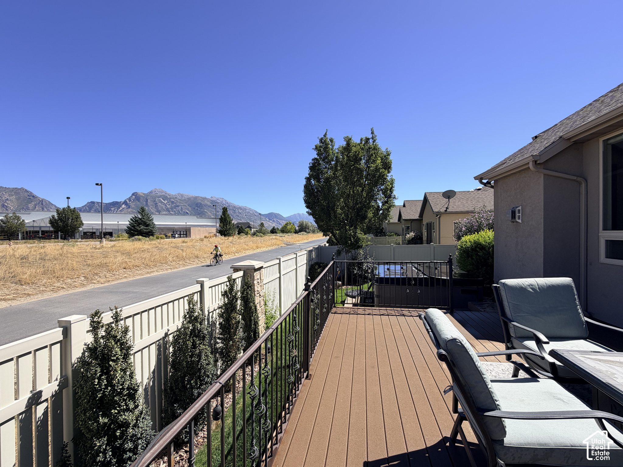 main property photo 26