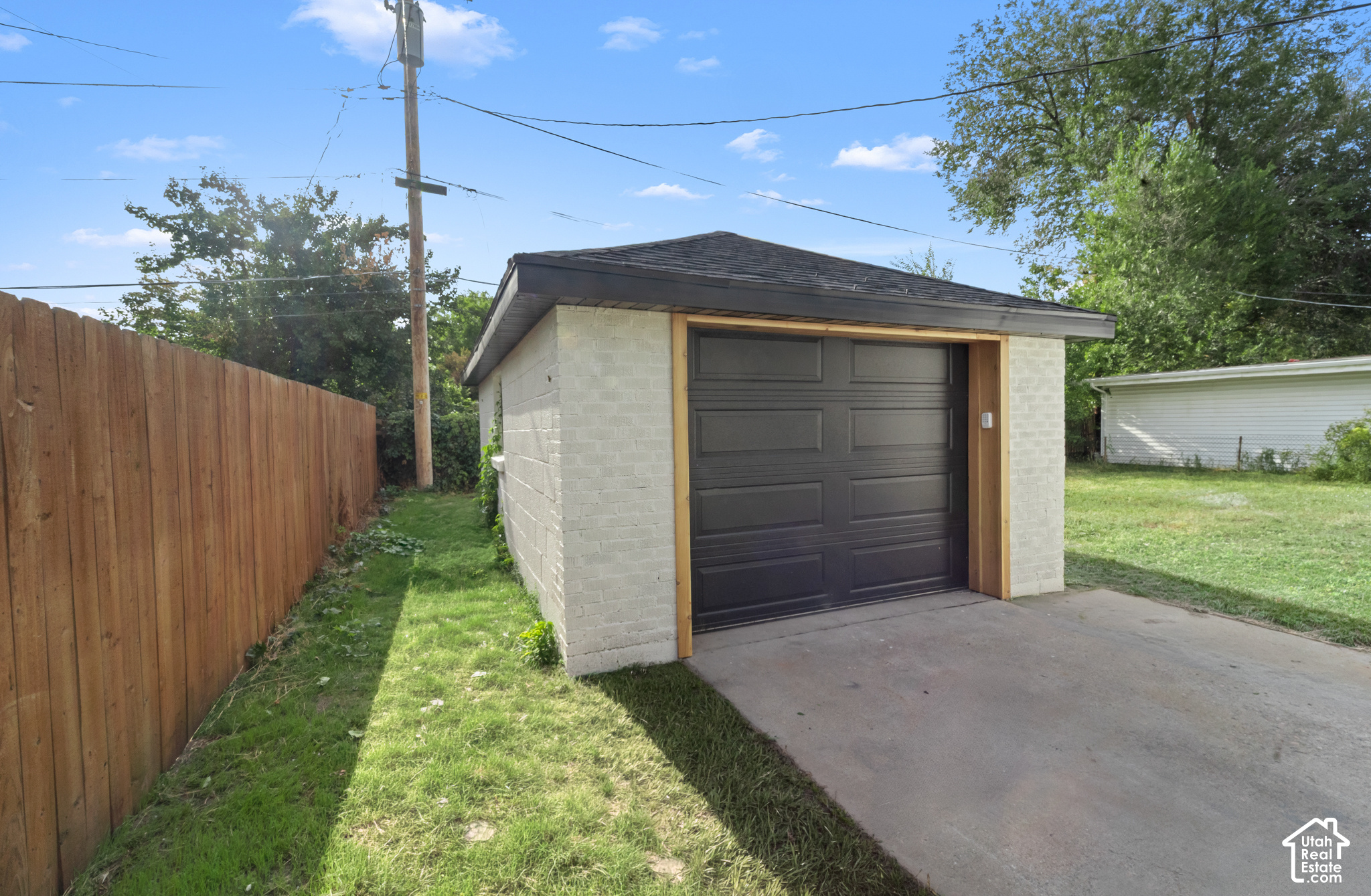 main property photo 30