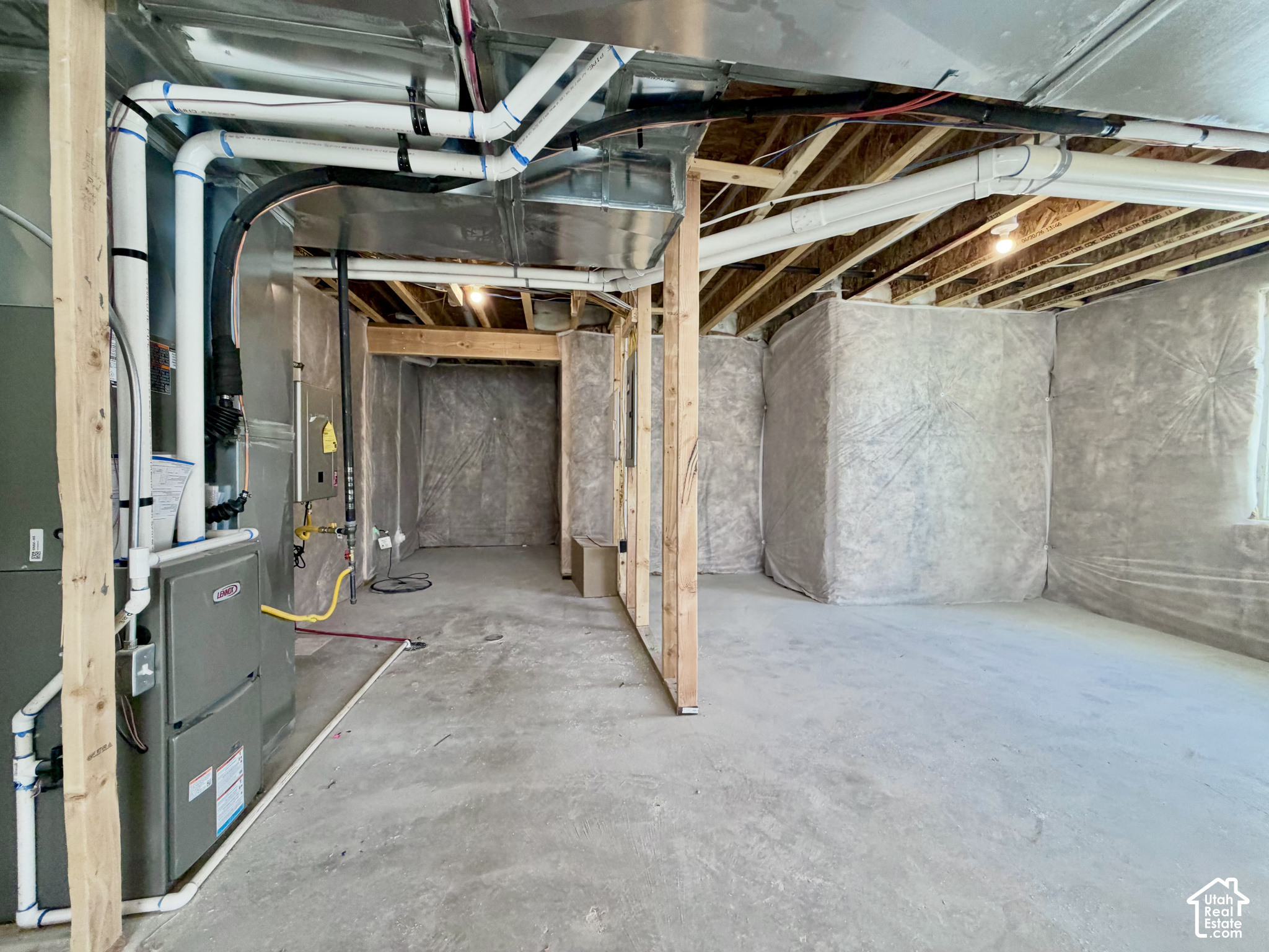 main property photo 26