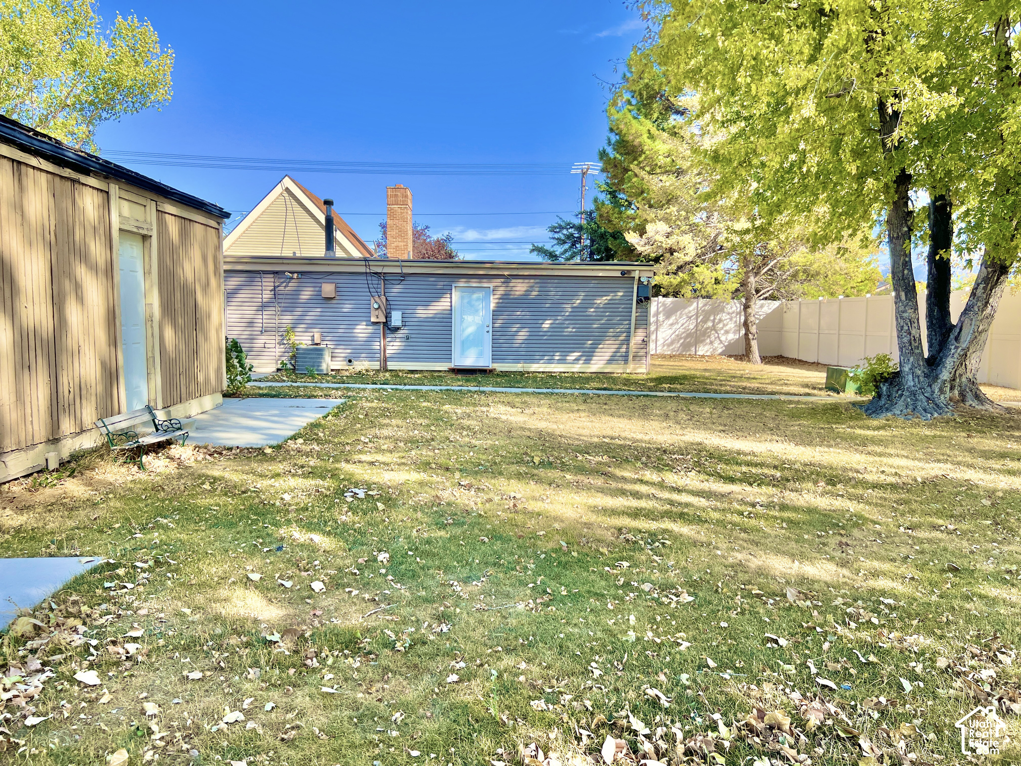main property photo 22
