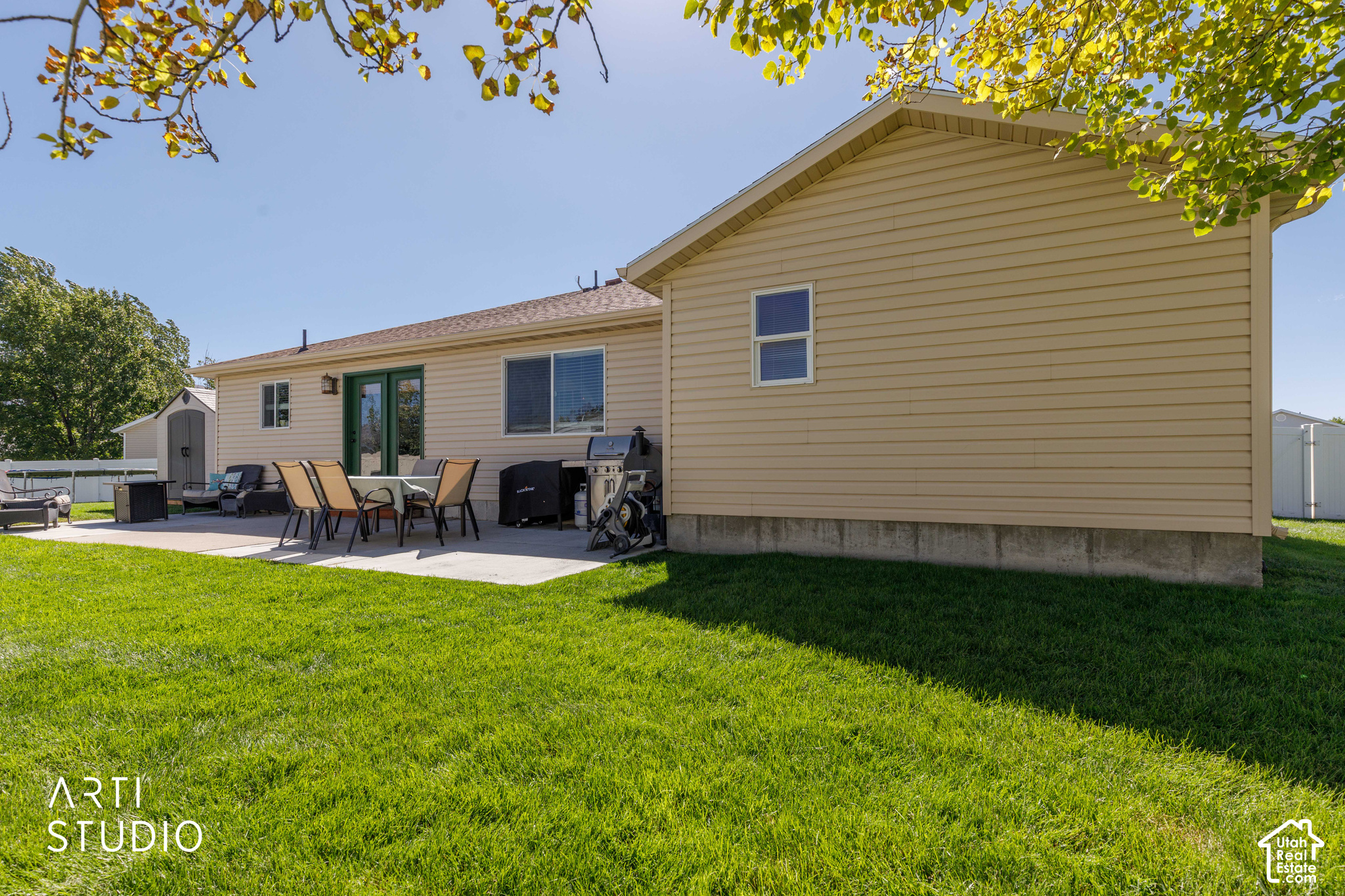 main property photo 23