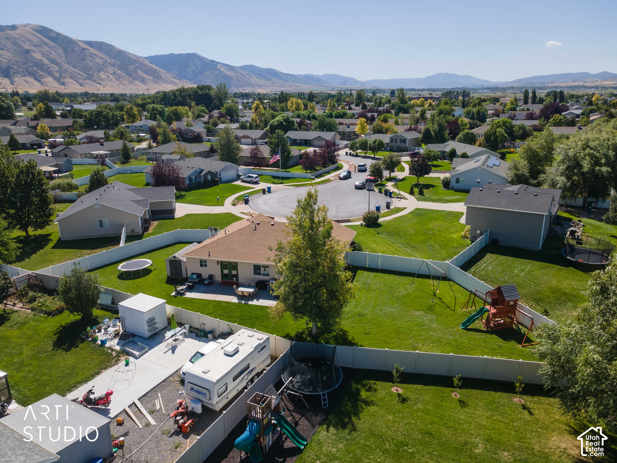 main property photo 39
