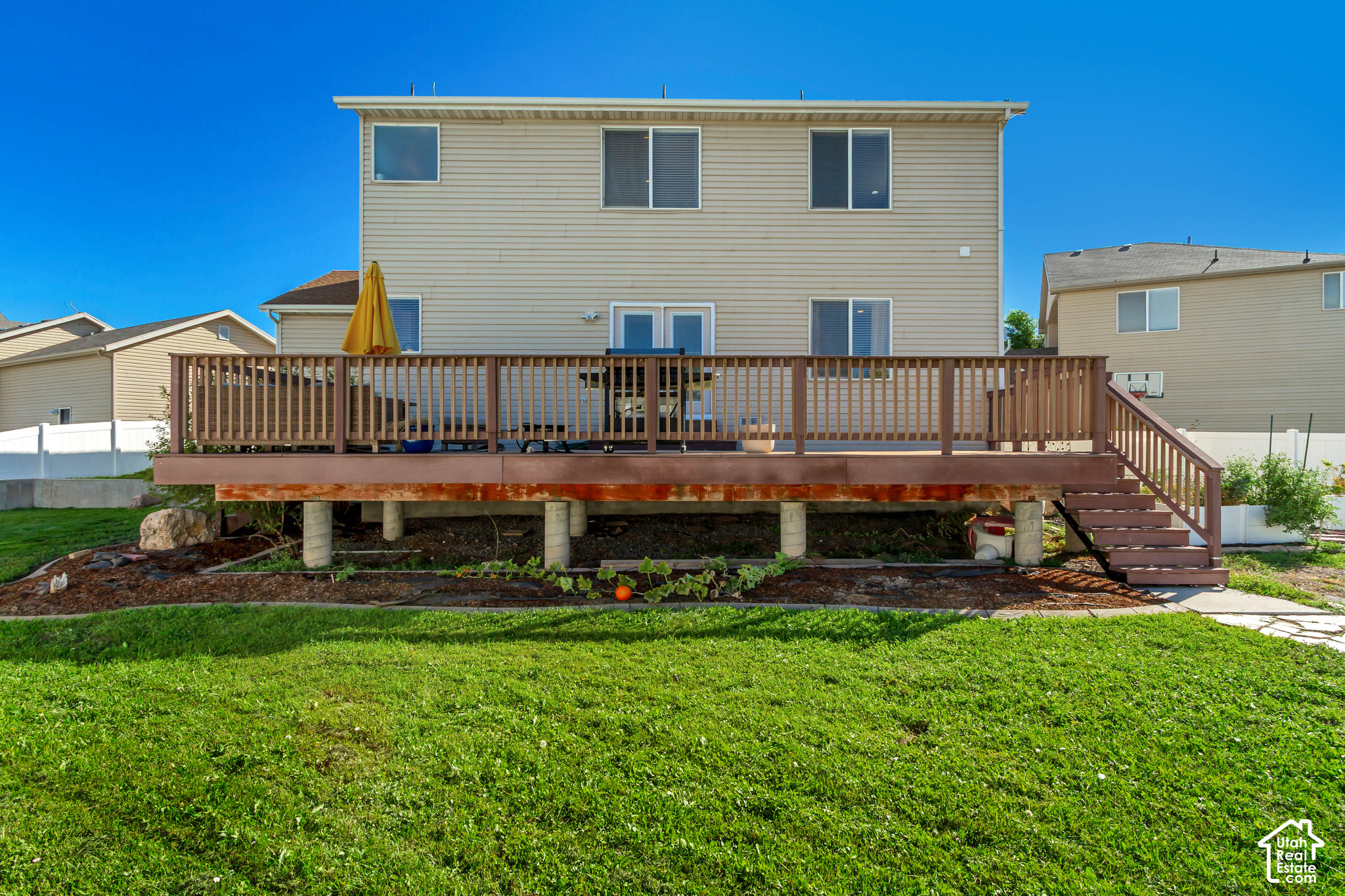 main property photo 20