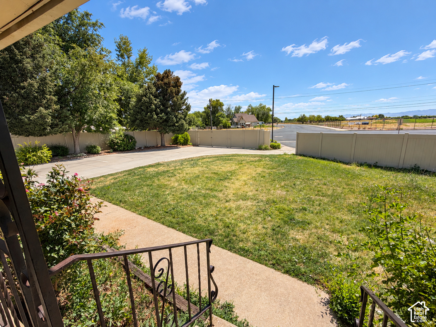 main property photo 25