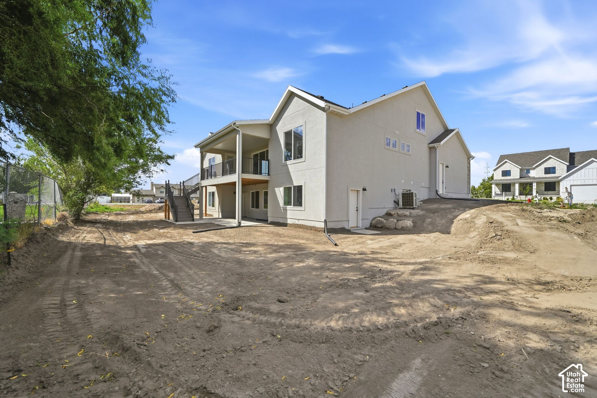 main property photo 19