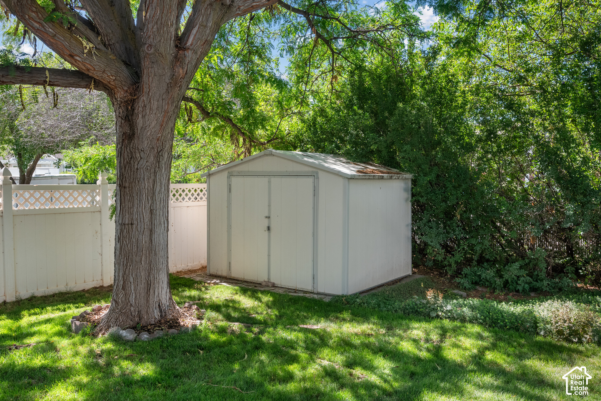 main property photo 41