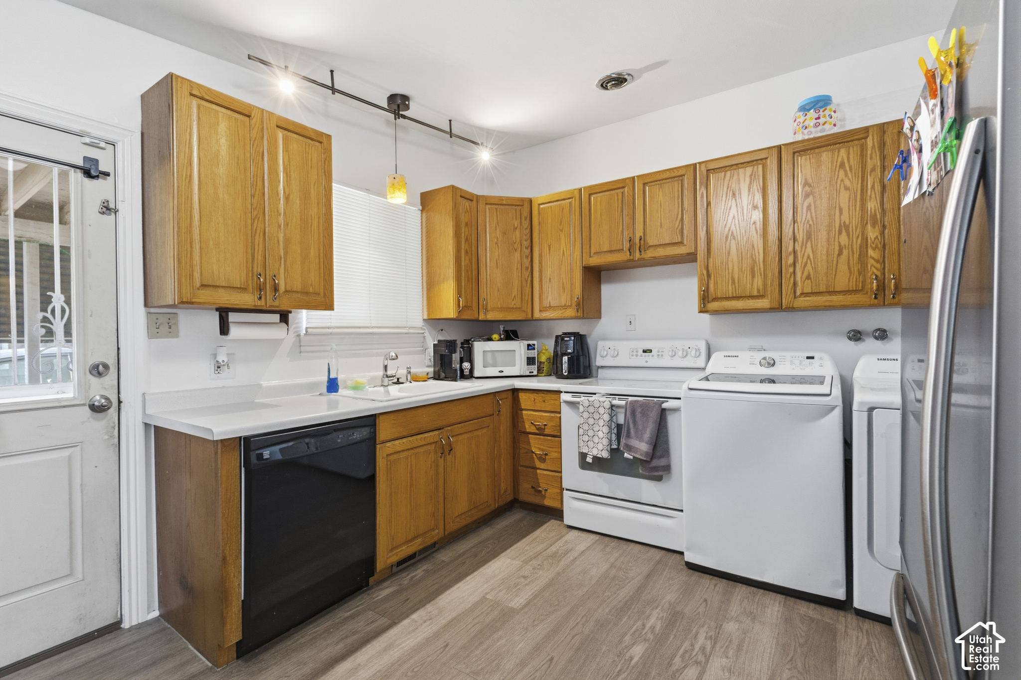 main property photo 11