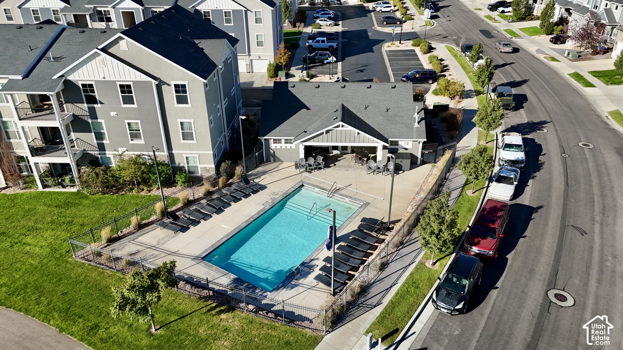 main property photo 39