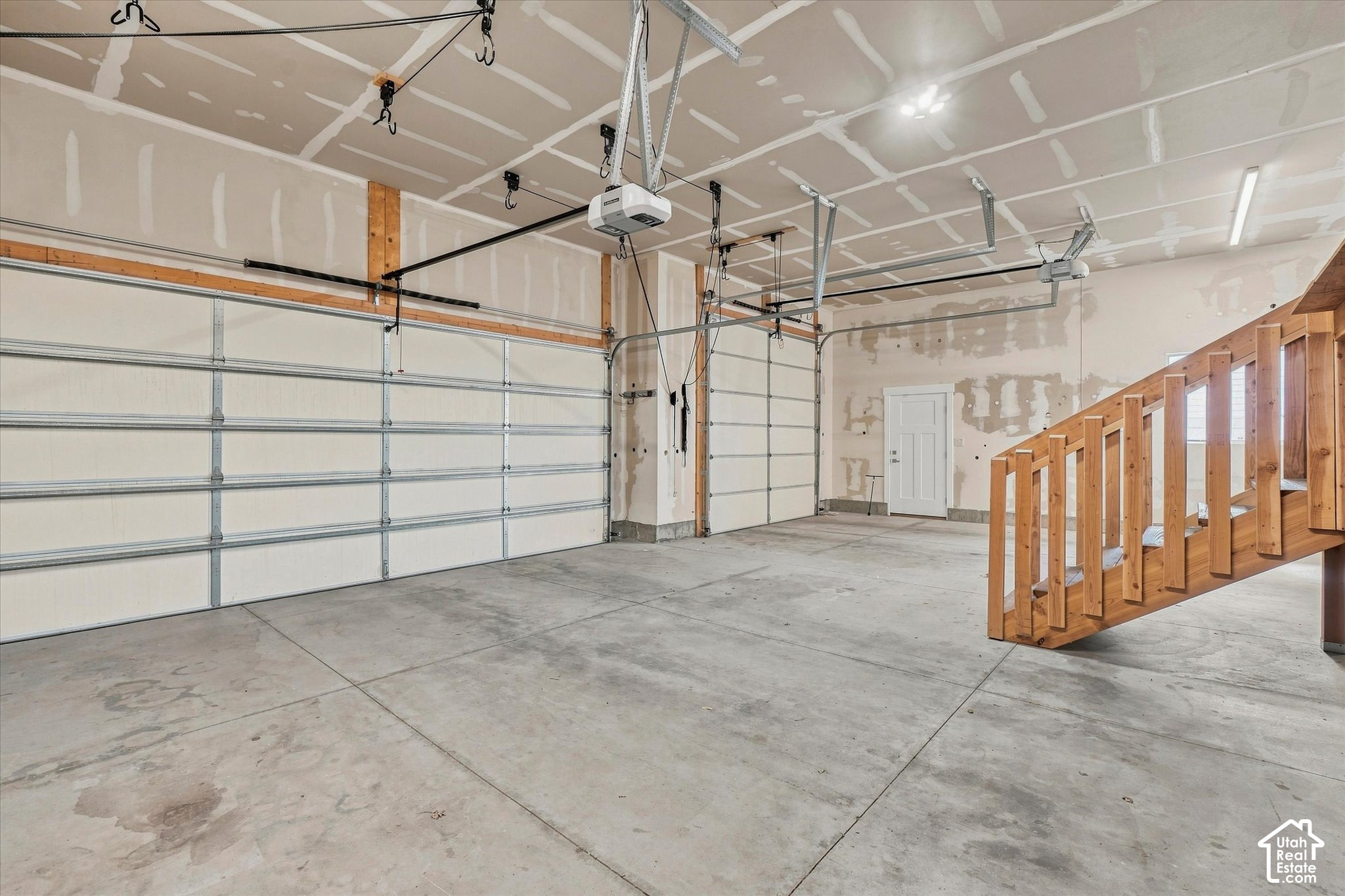 main property photo 50