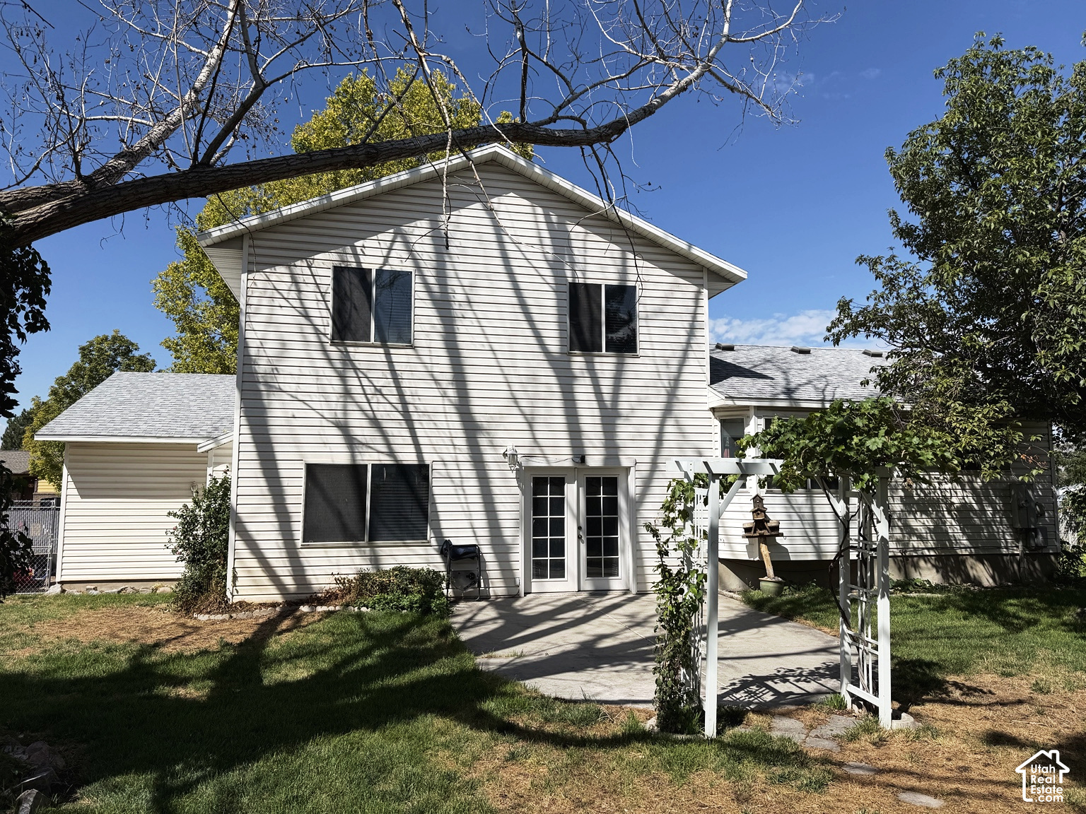 main property photo 13