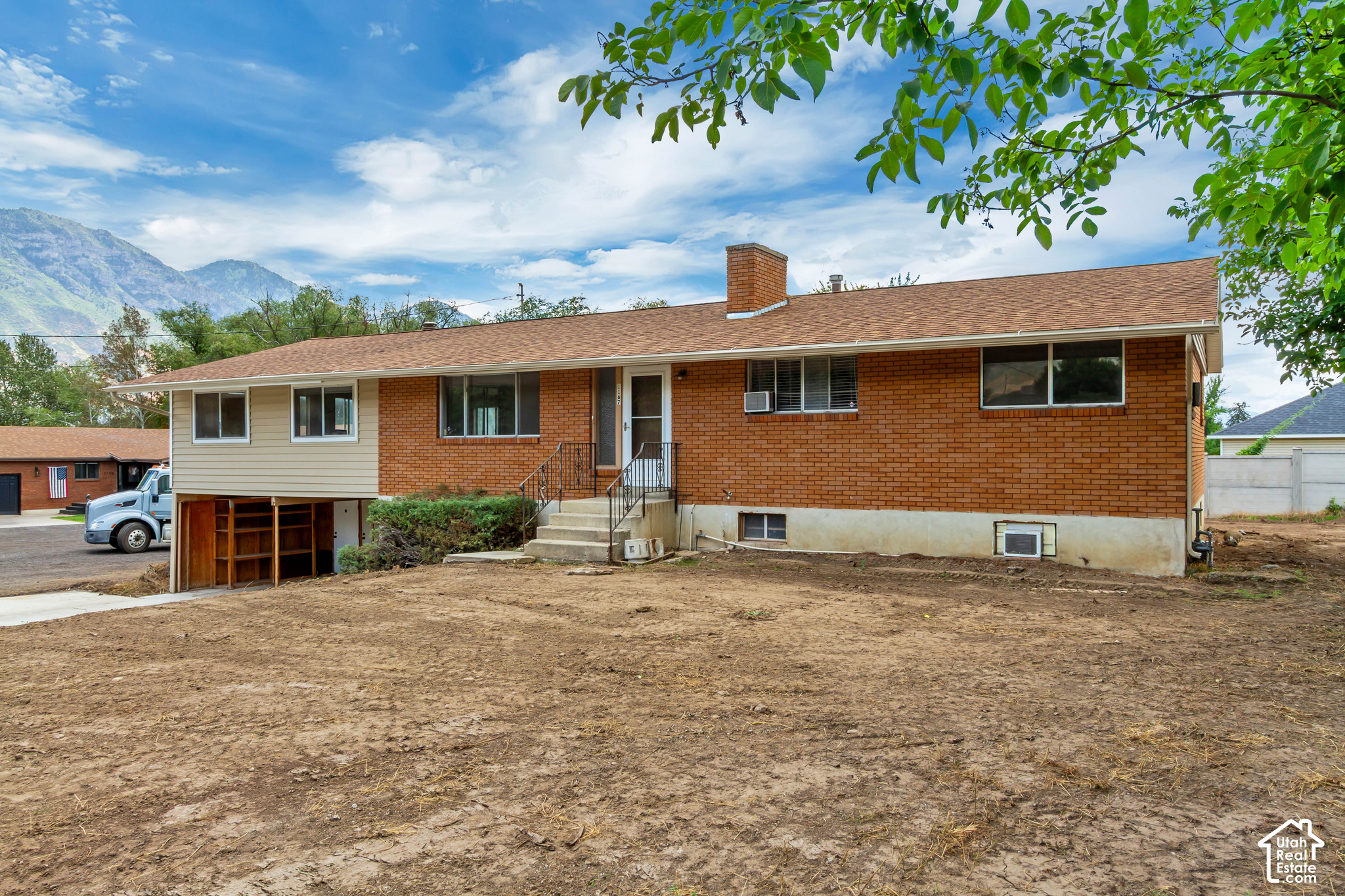 main property photo 23