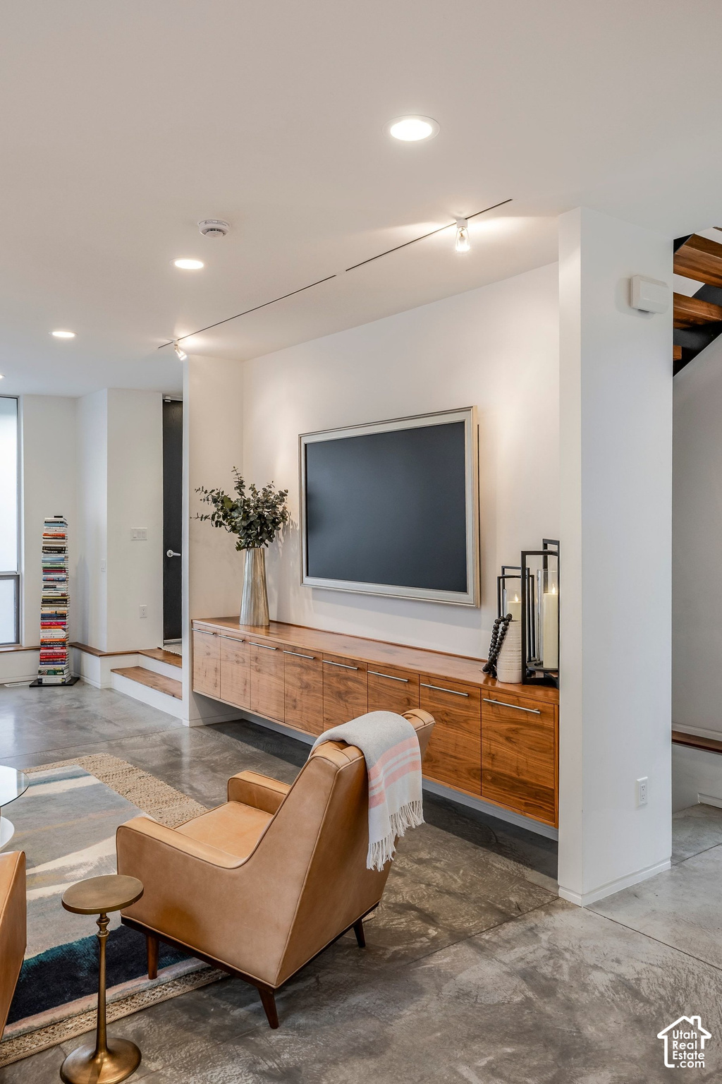 main property photo 61