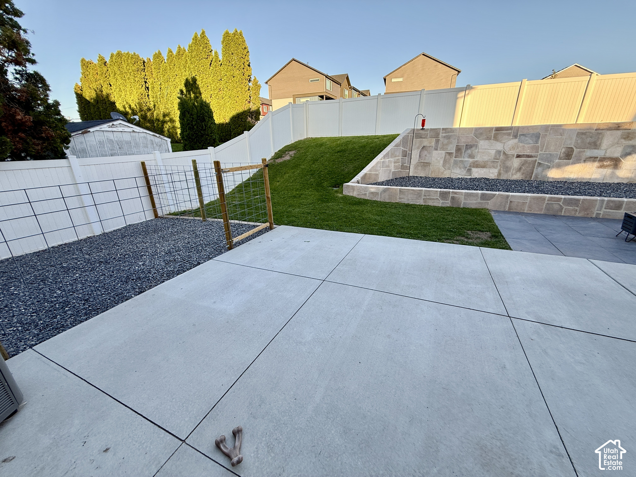 main property photo 36