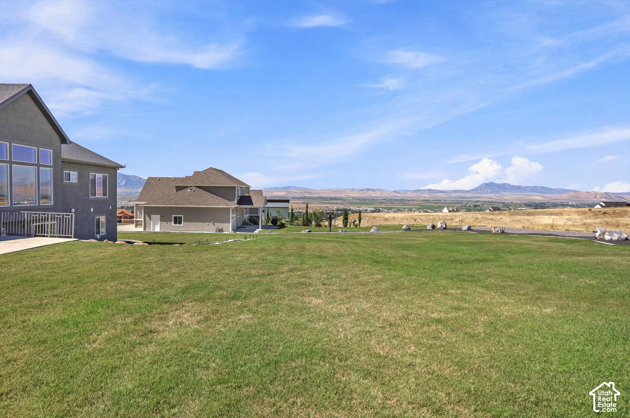 main property photo 45