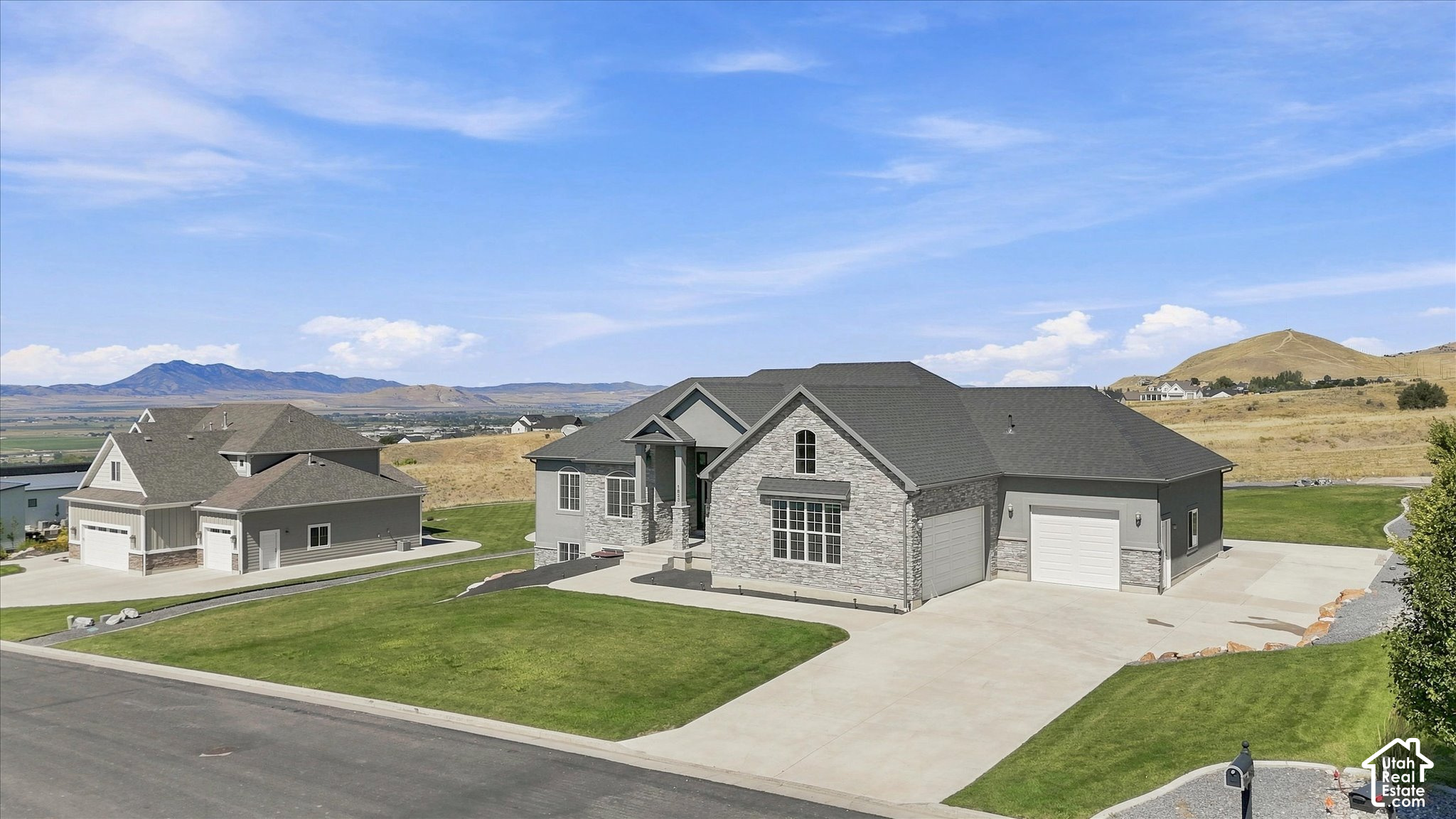 main property photo 50