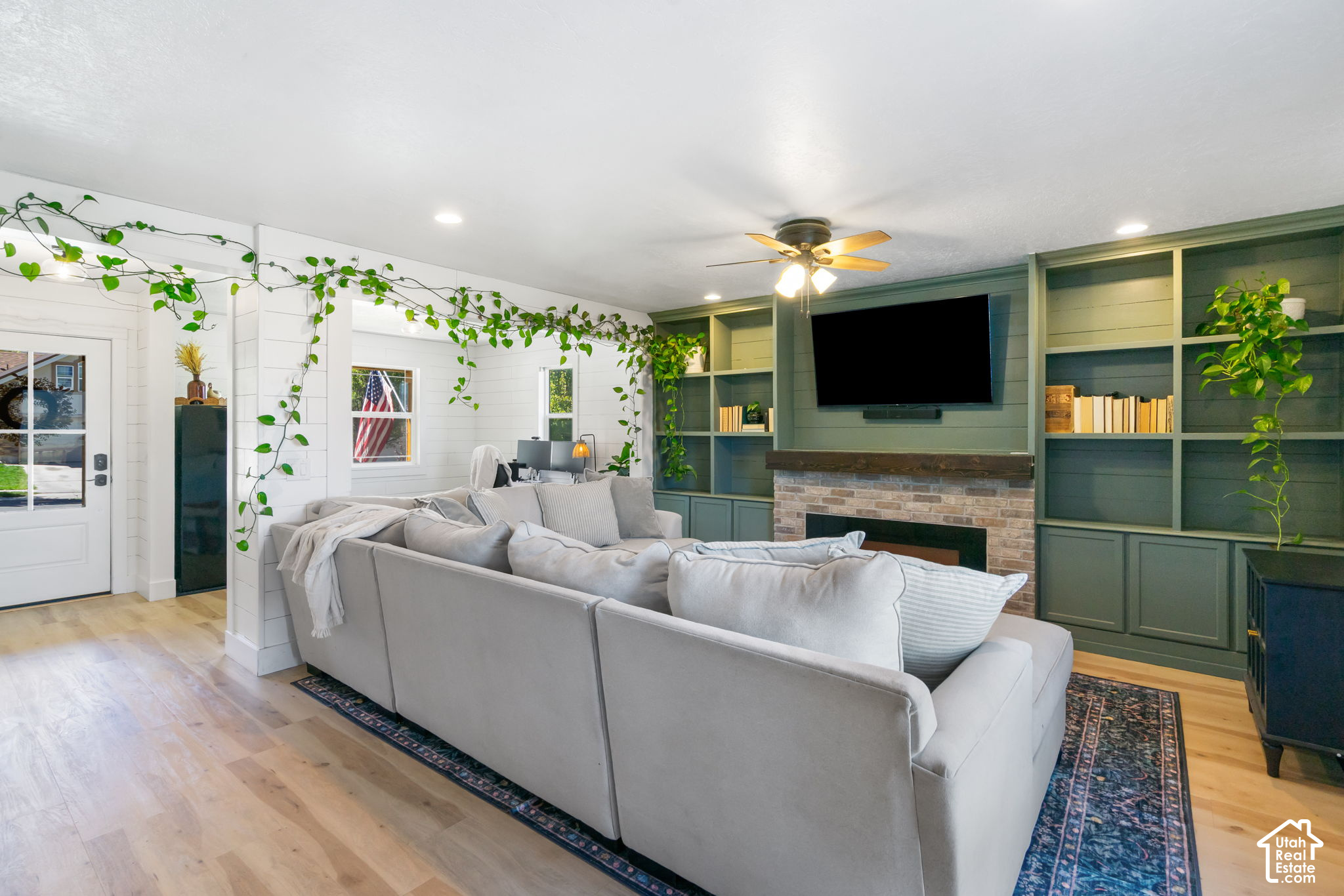main property photo 16