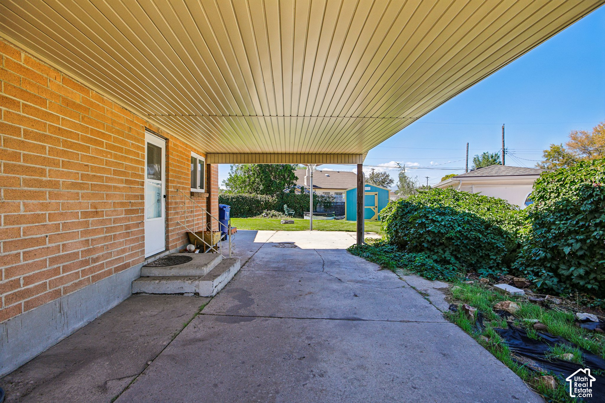 main property photo 23