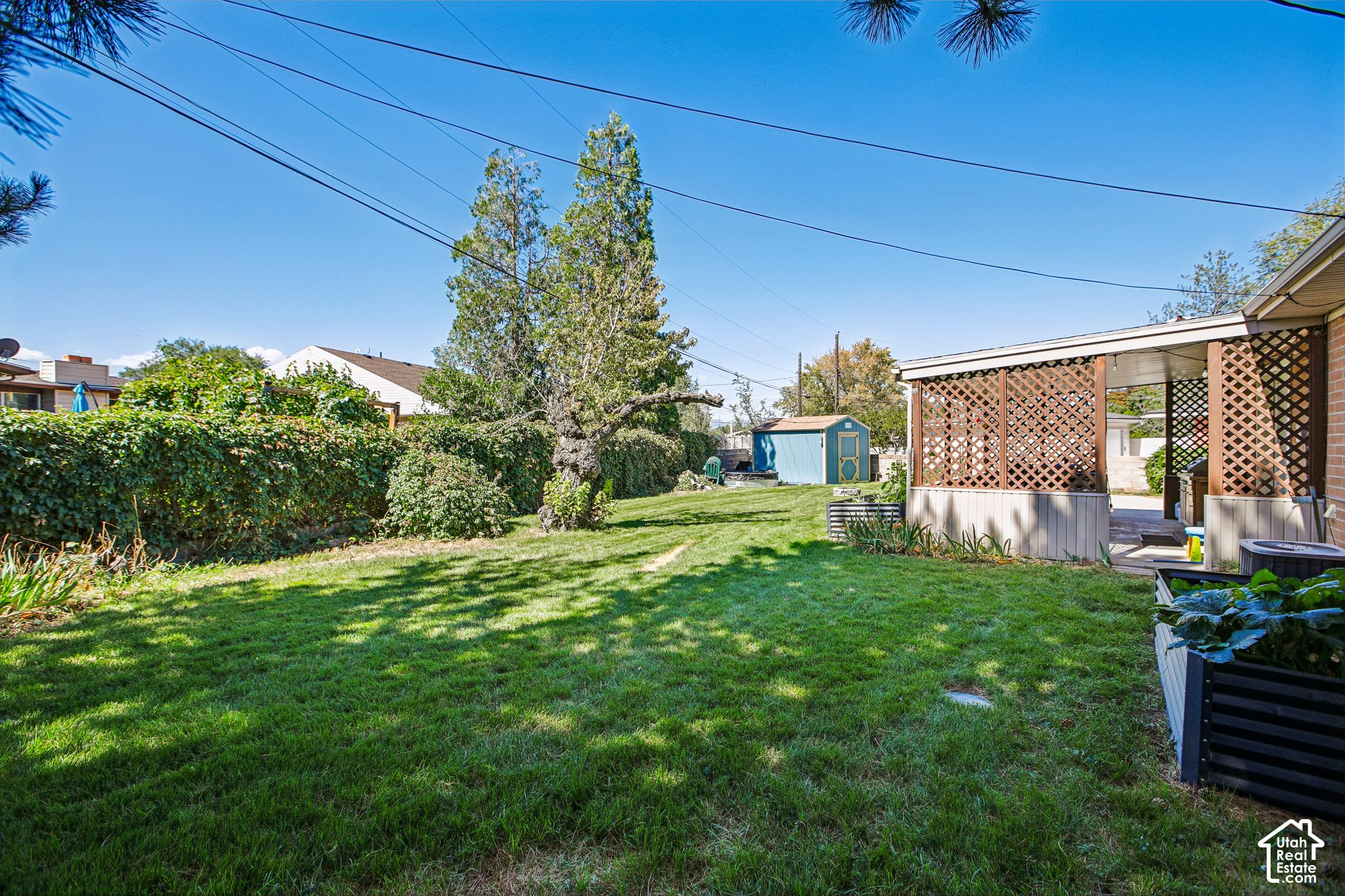 main property photo 25