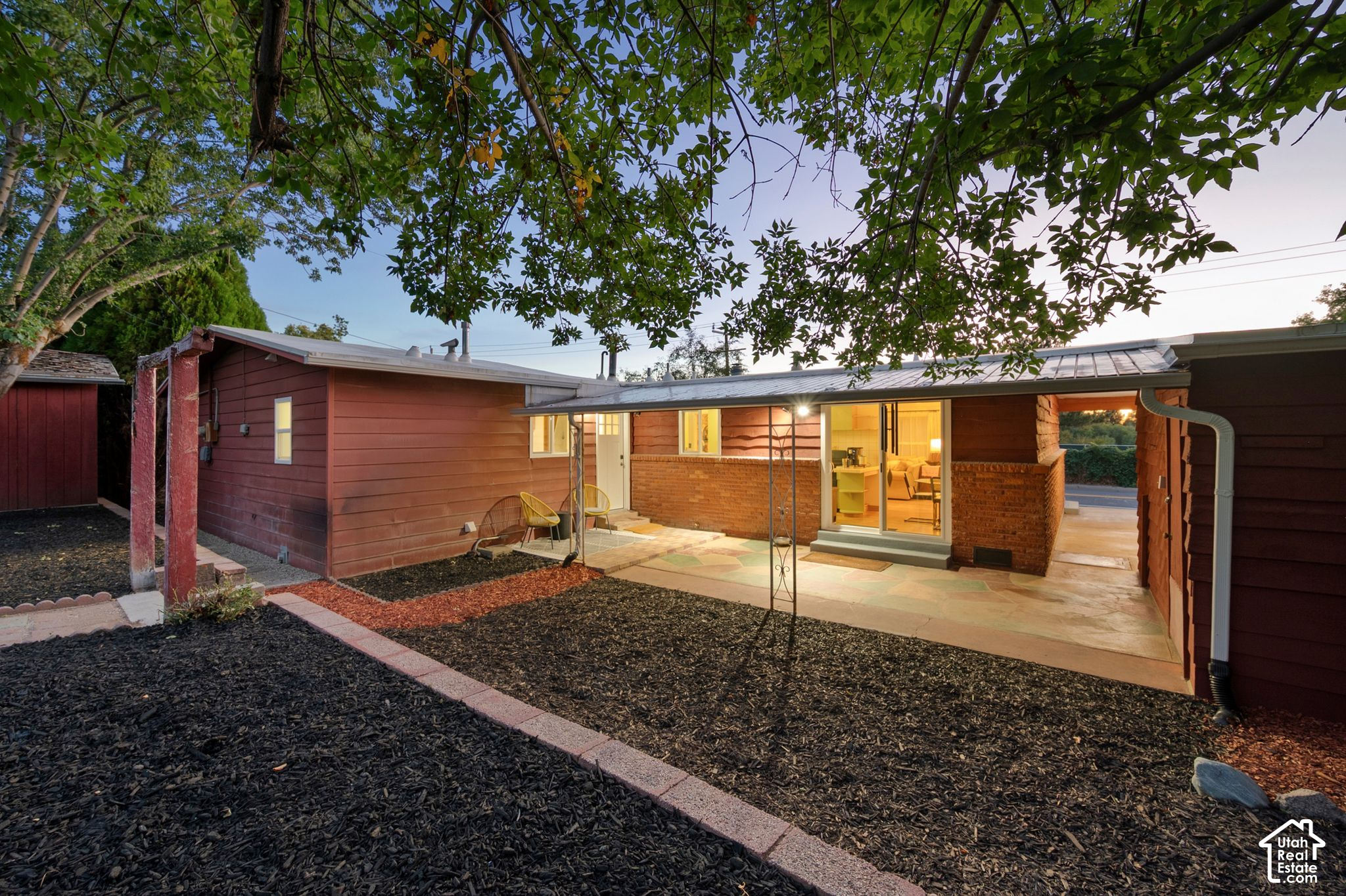main property photo 40