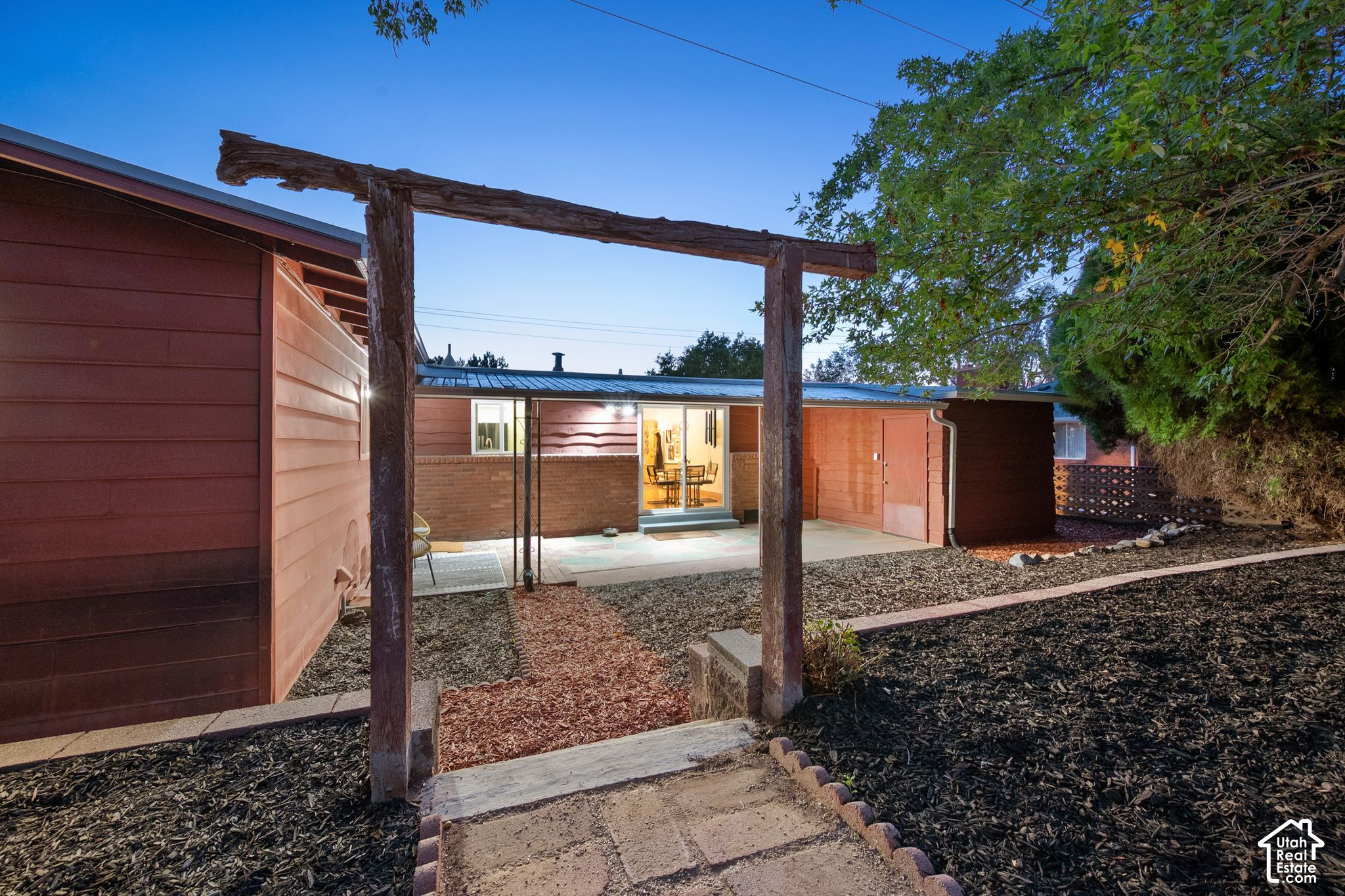 main property photo 41