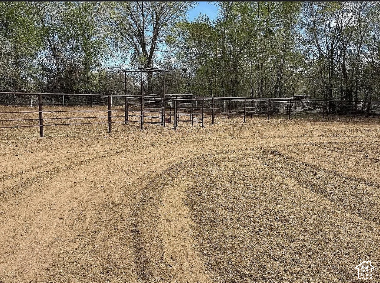 main property photo 6
