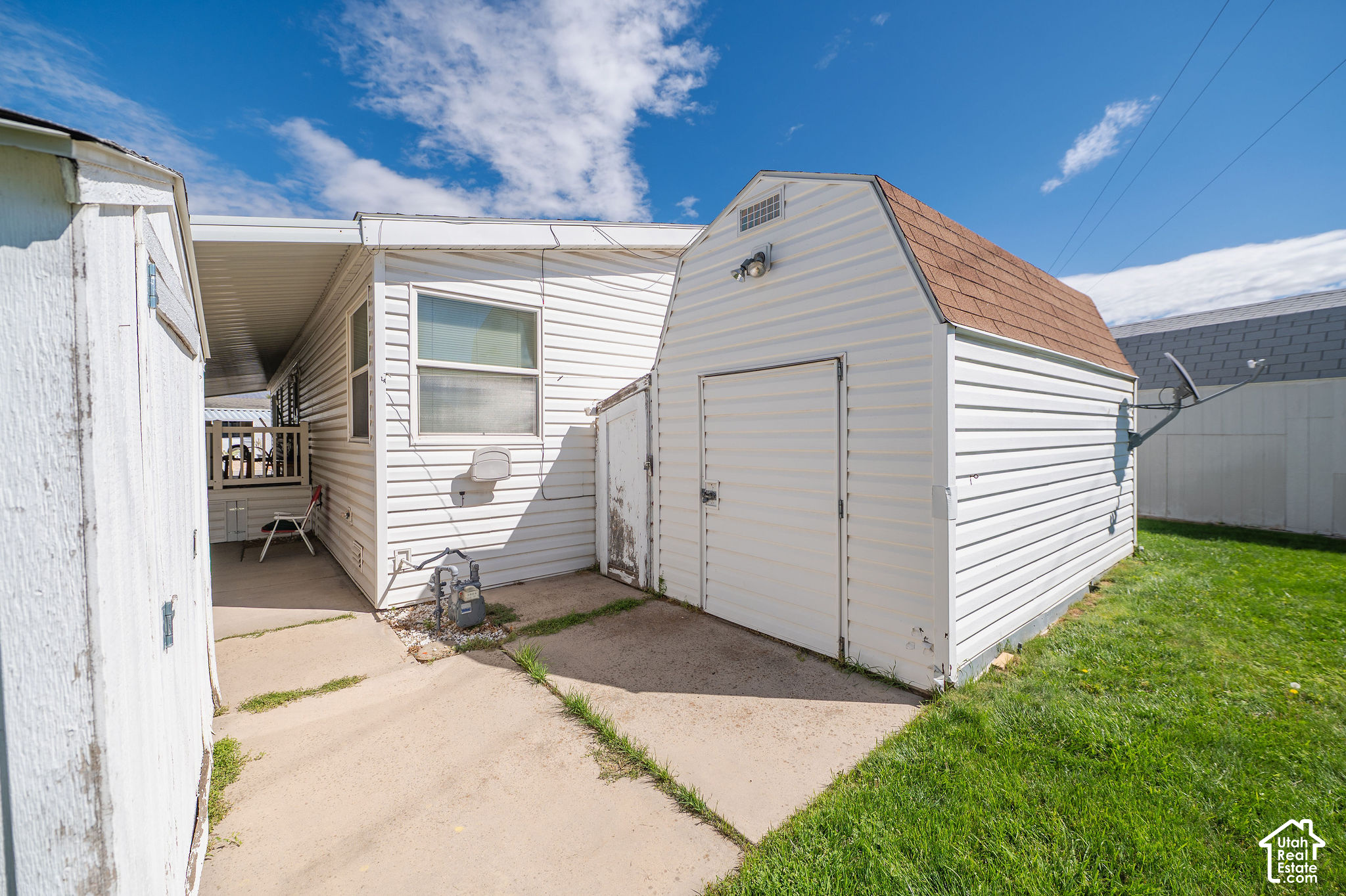 main property photo 28