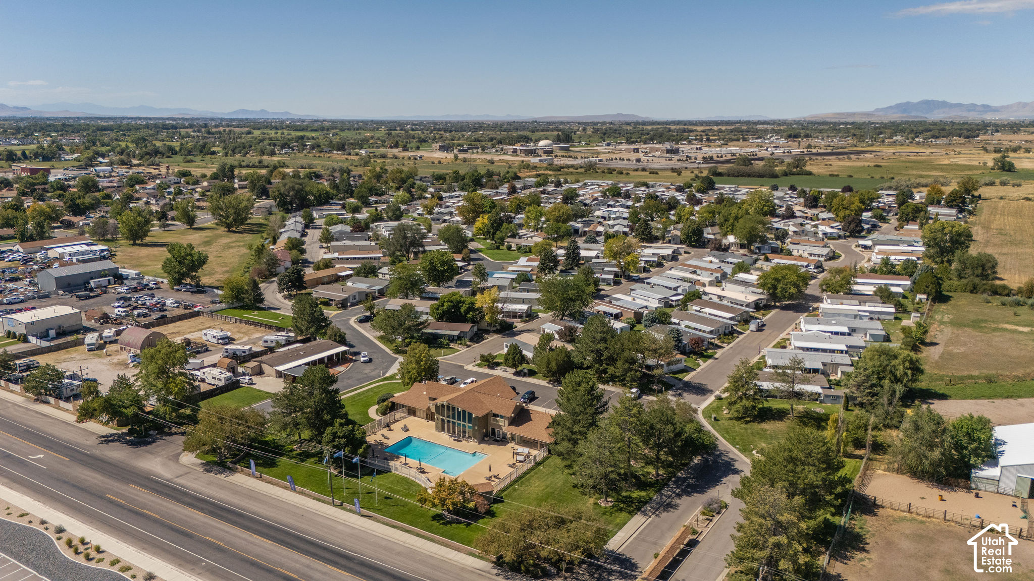 main property photo 37