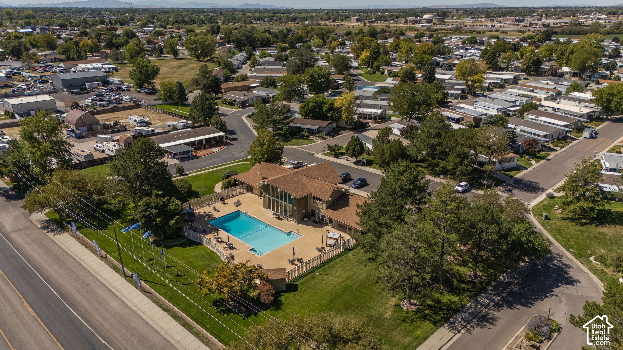 main property photo 38