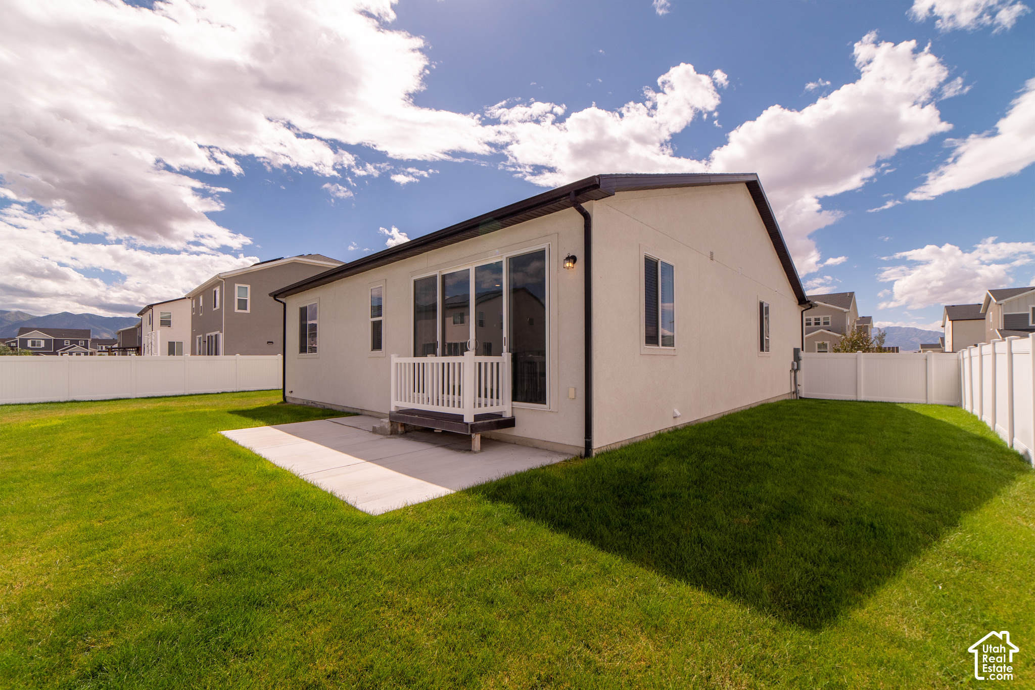 main property photo 13
