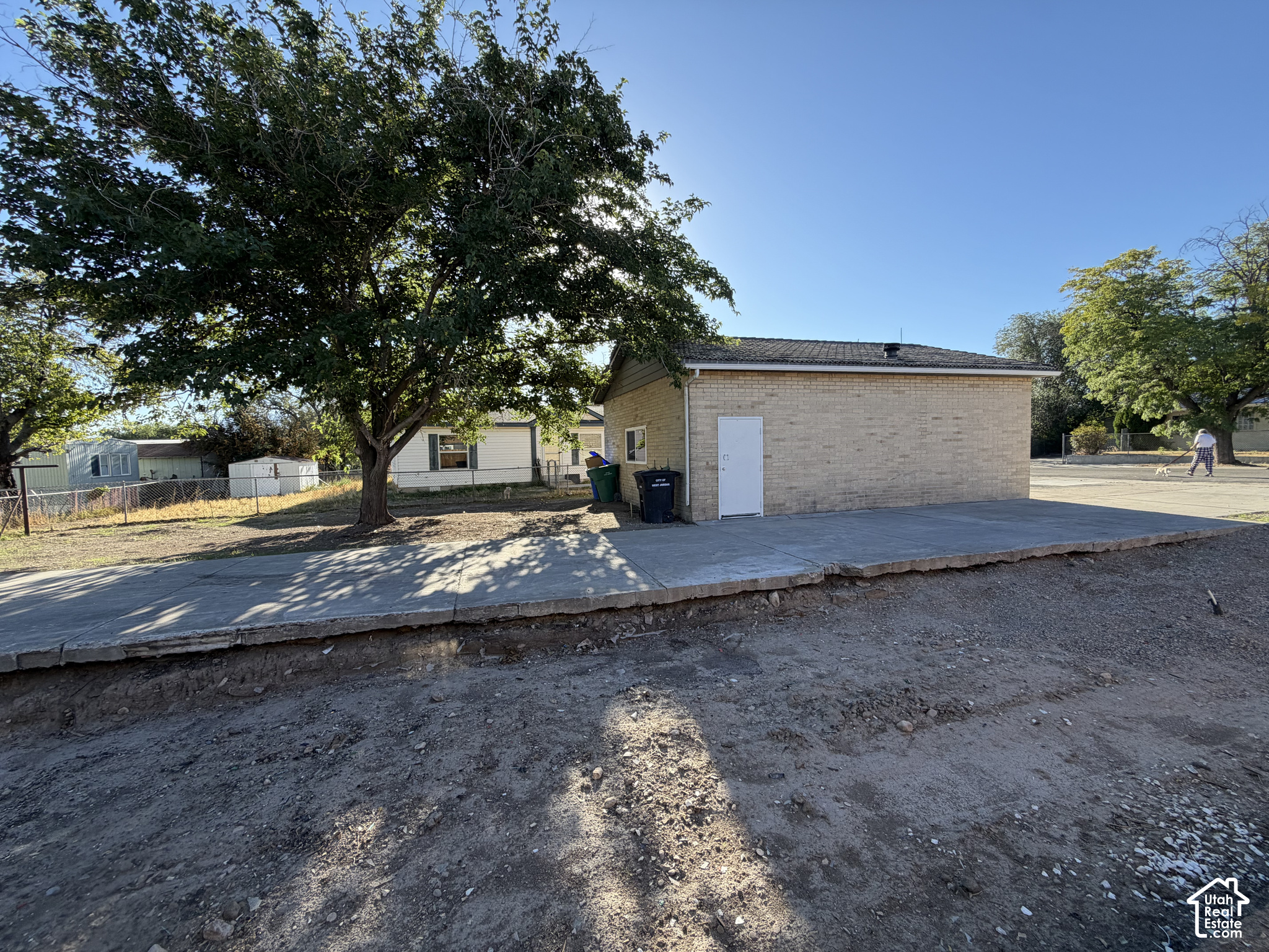 main property photo 15
