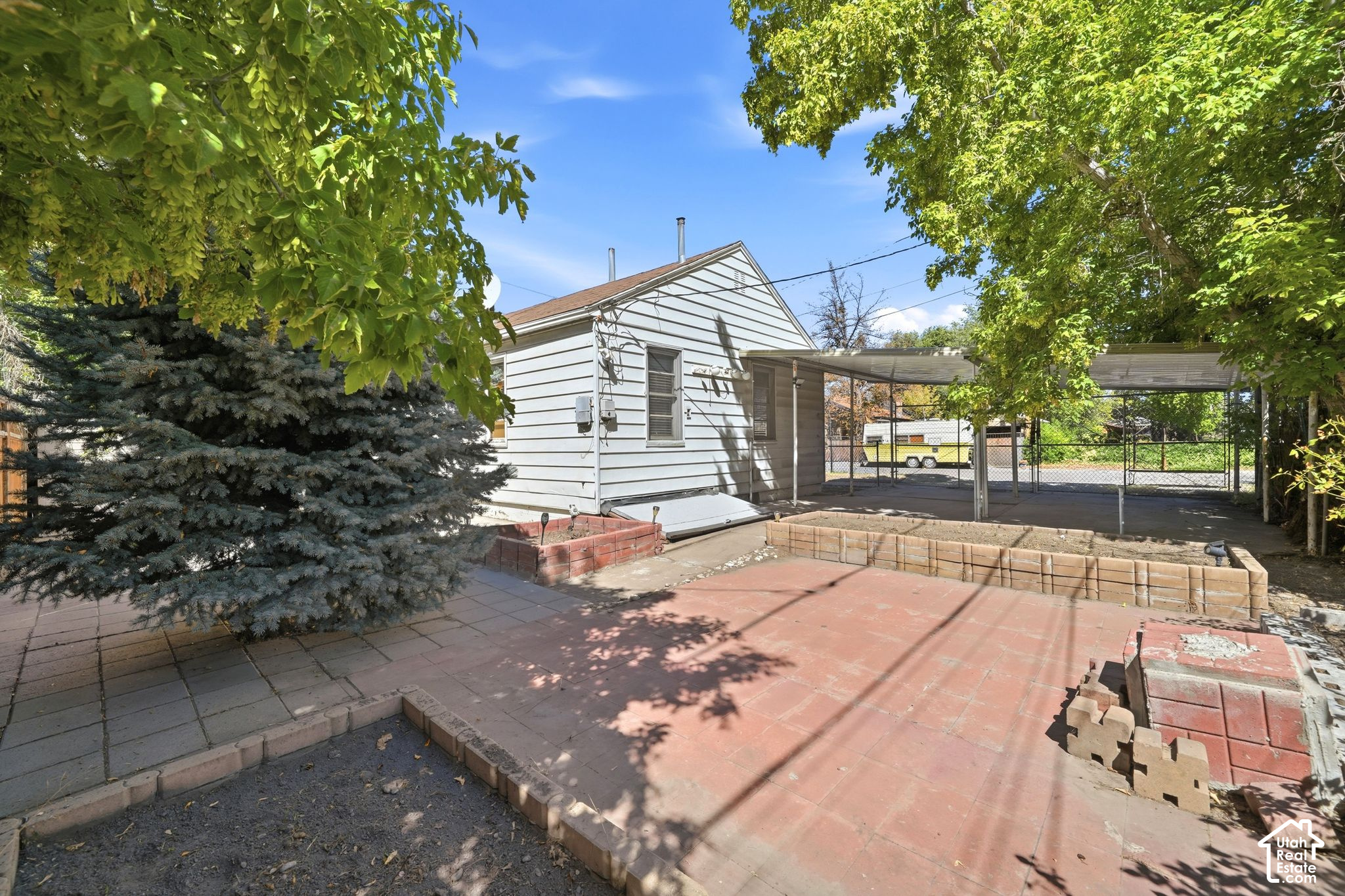 main property photo 15