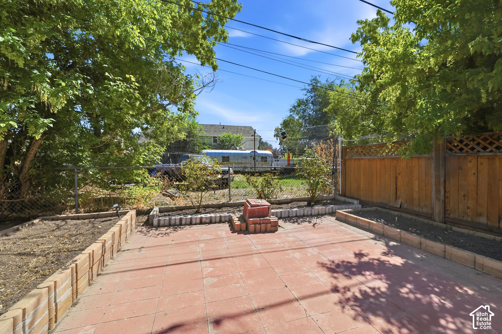 main property photo 16