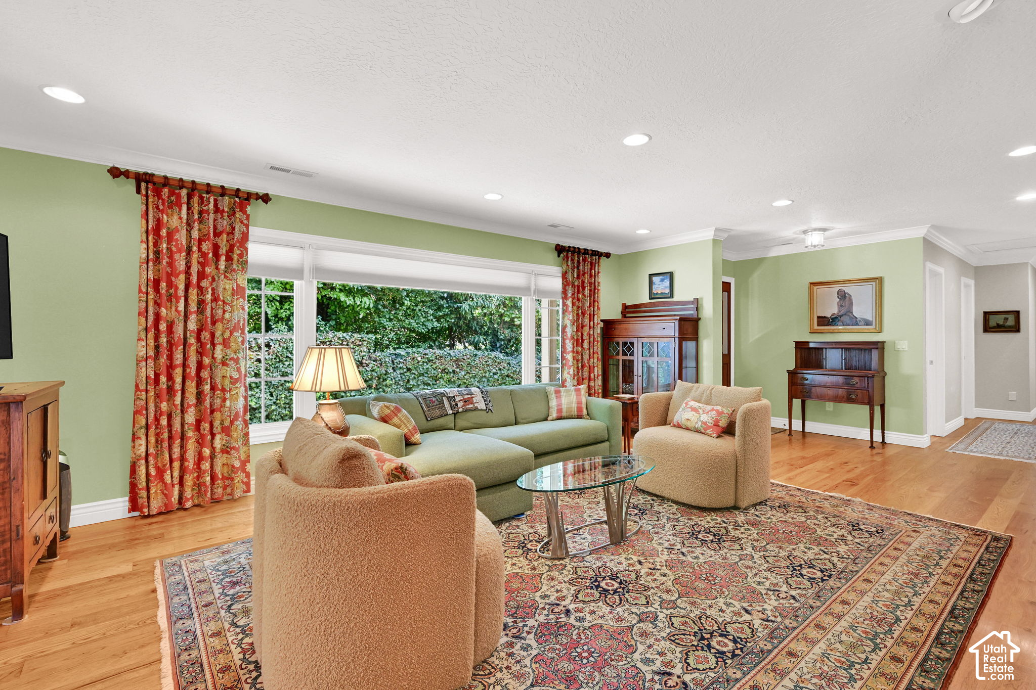 main property photo 12