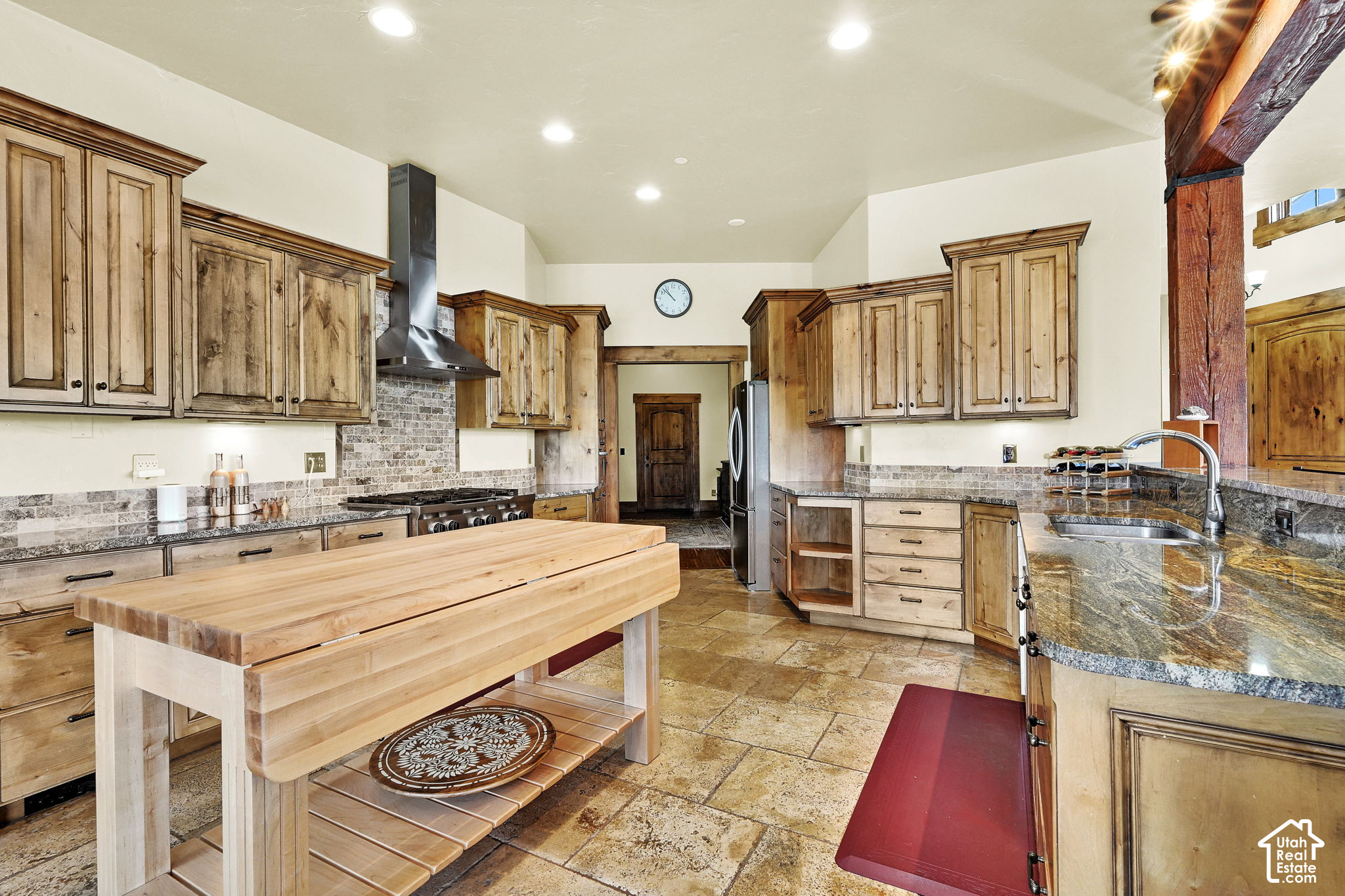 main property photo 14