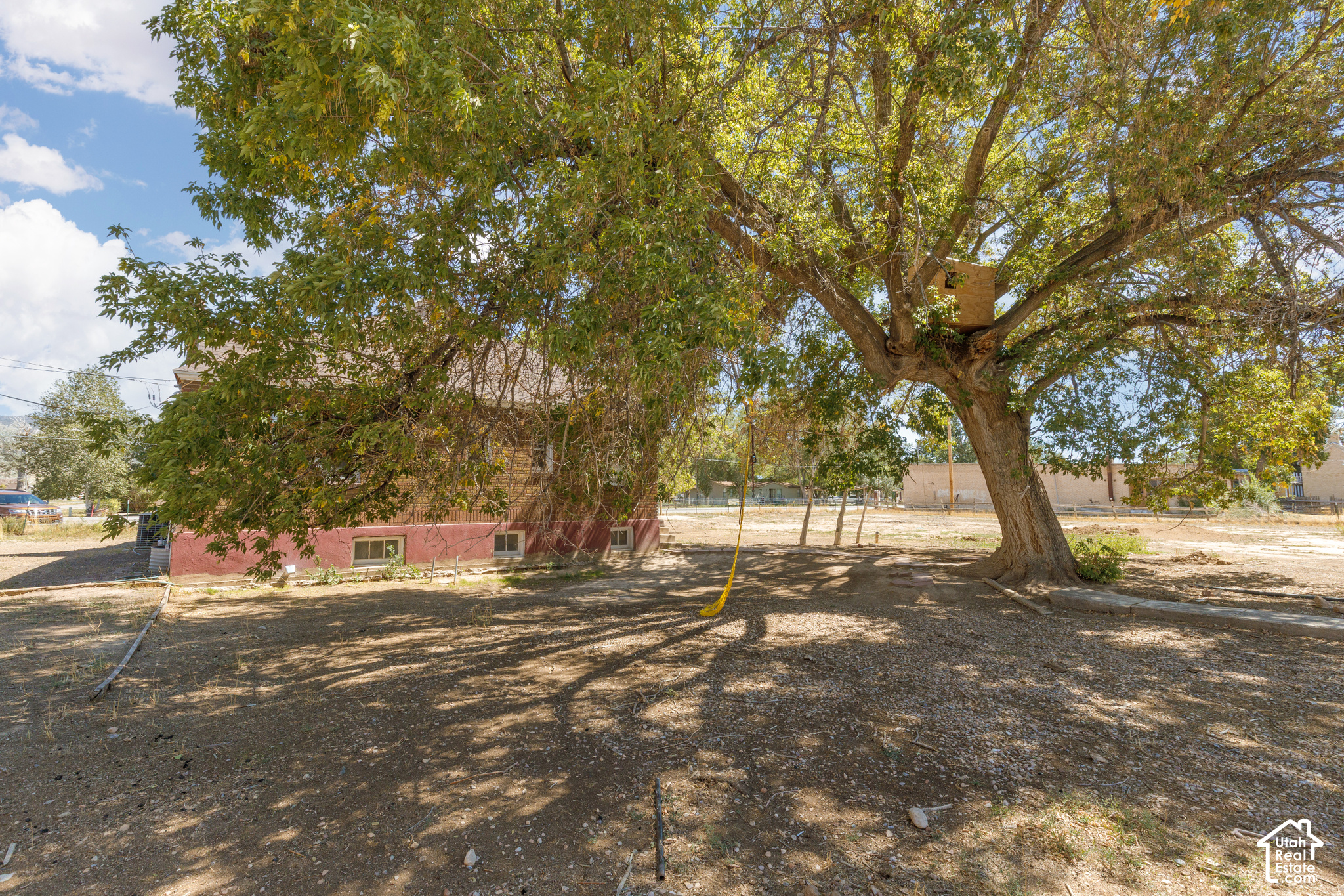 main property photo 11