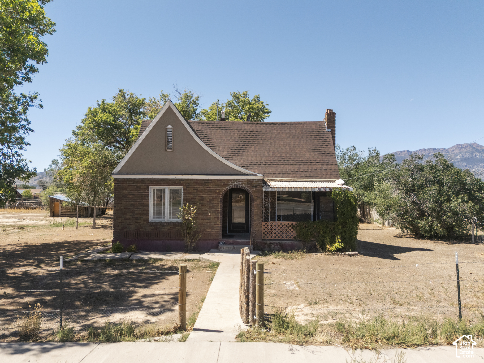 main property photo 6
