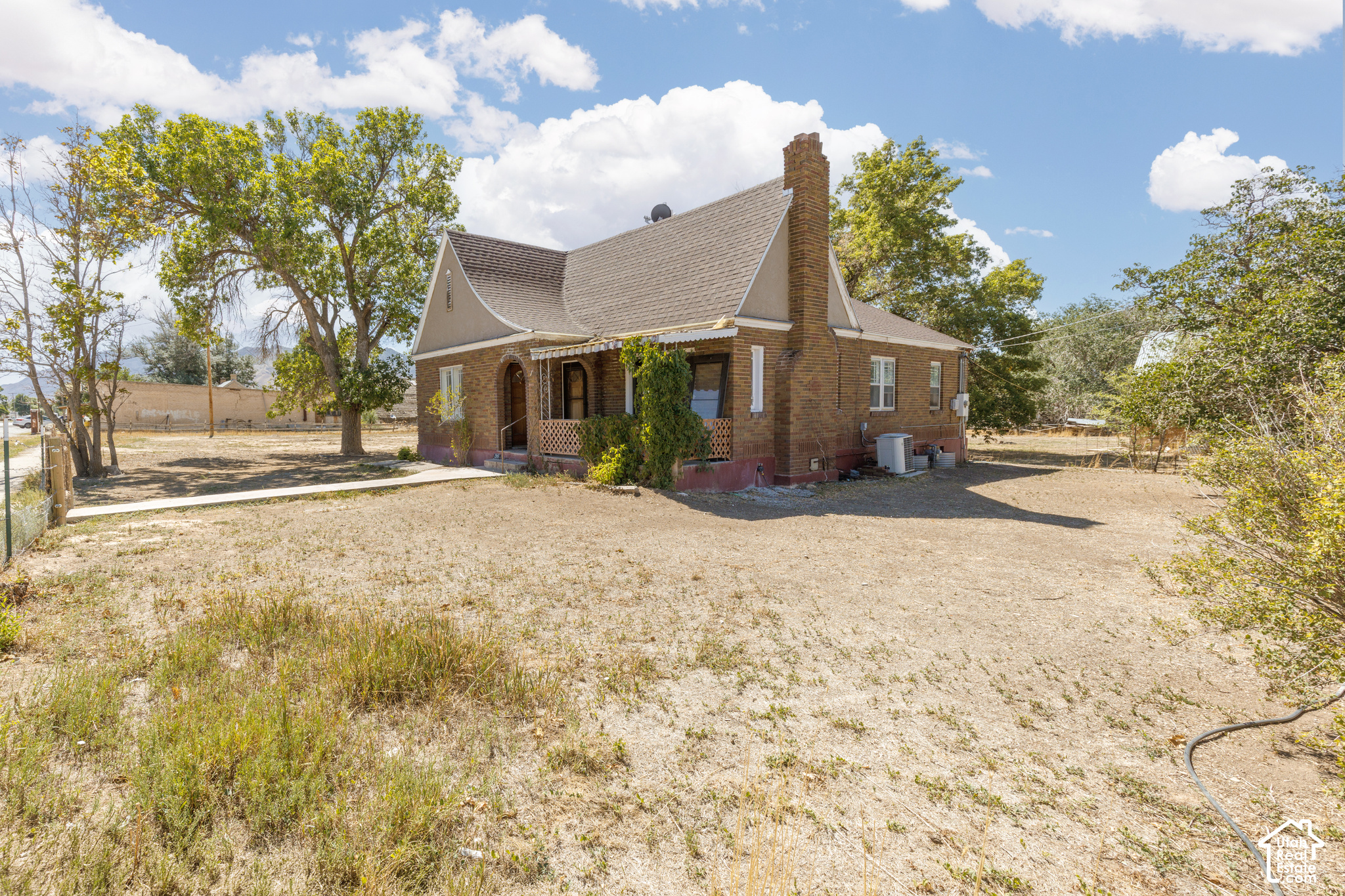 main property photo 8
