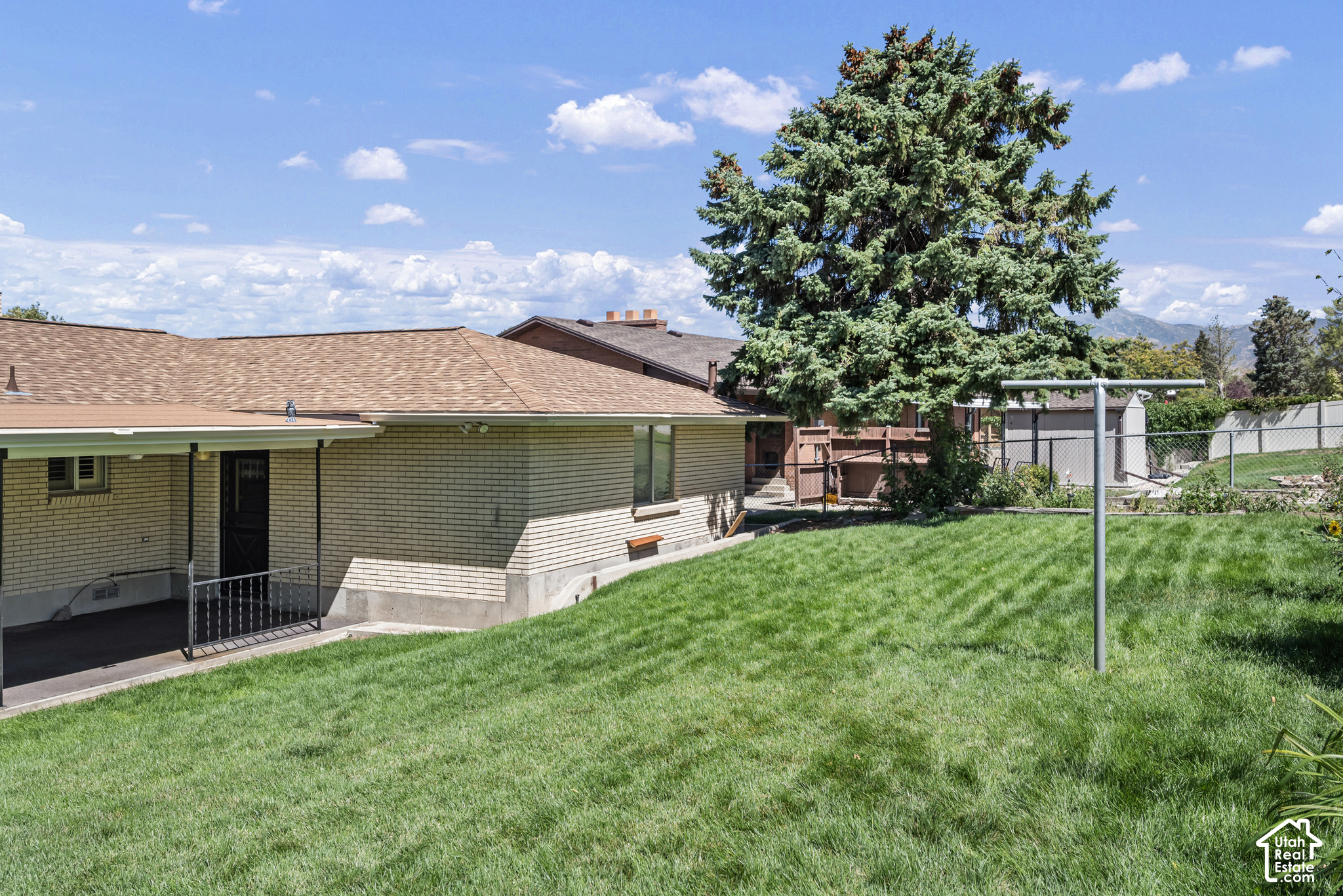 main property photo 29