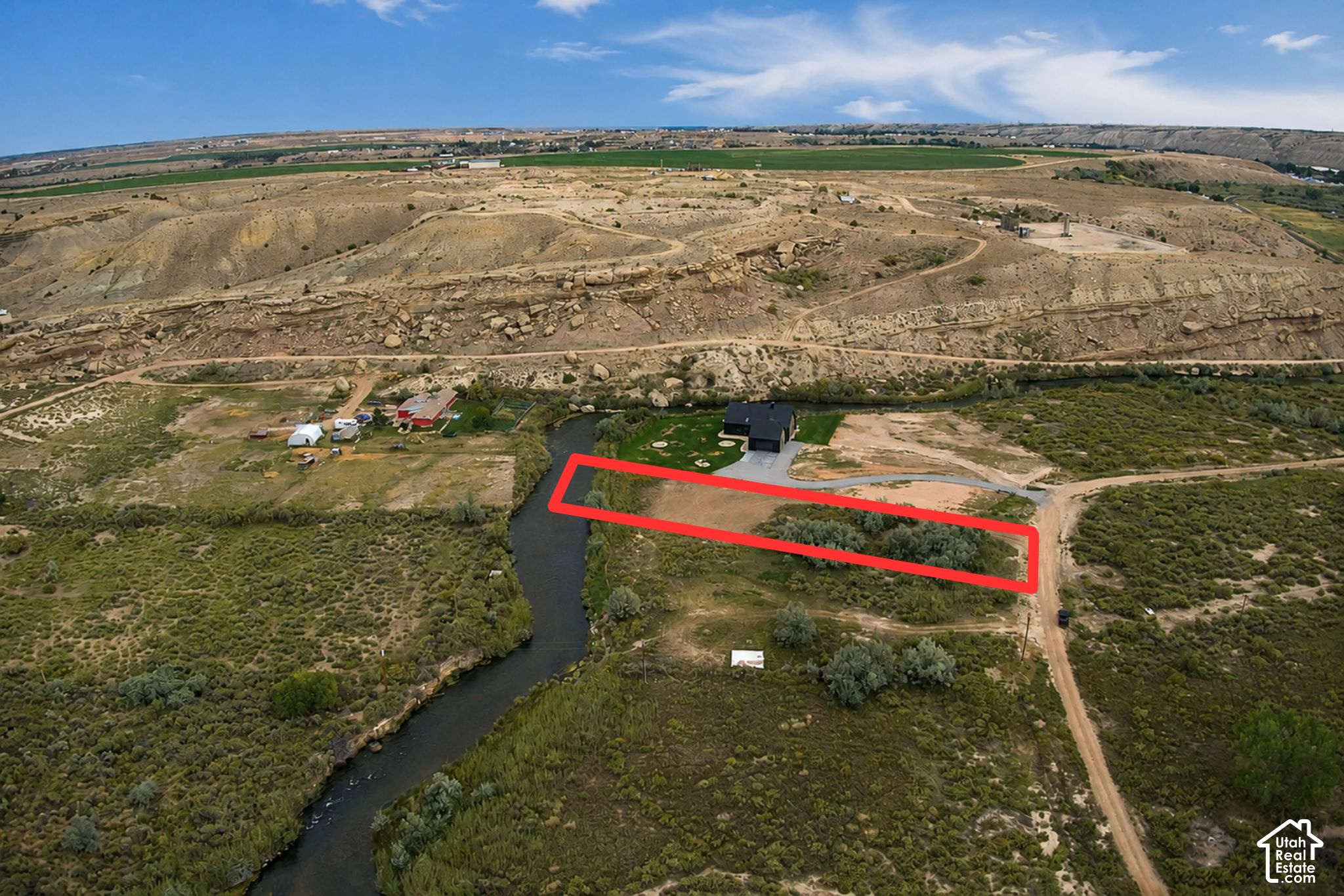 main property photo 5