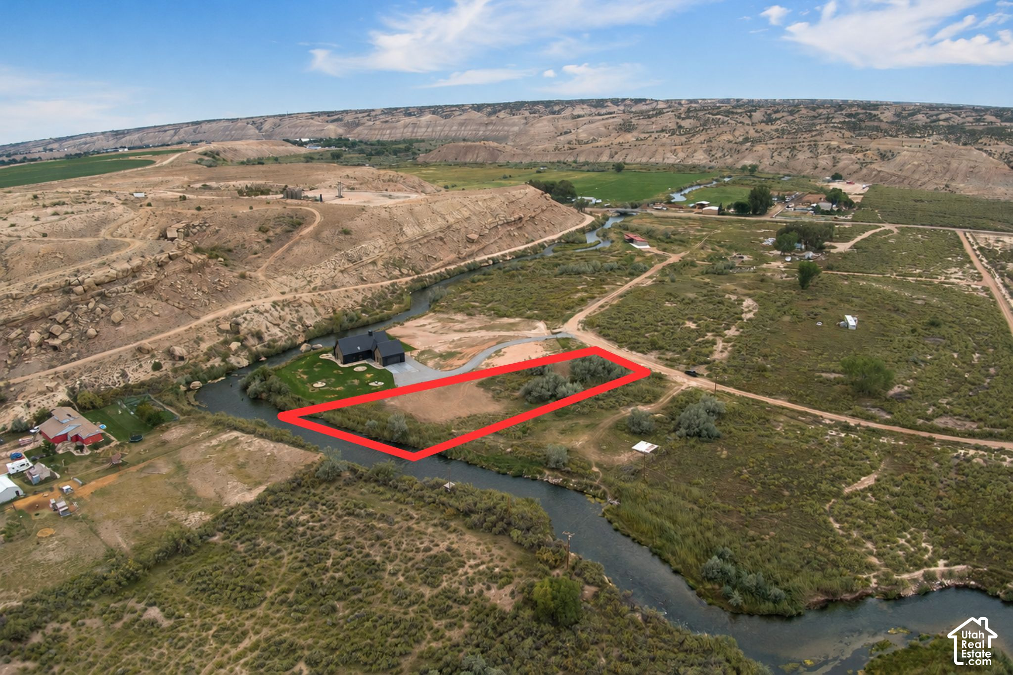 main property photo 6