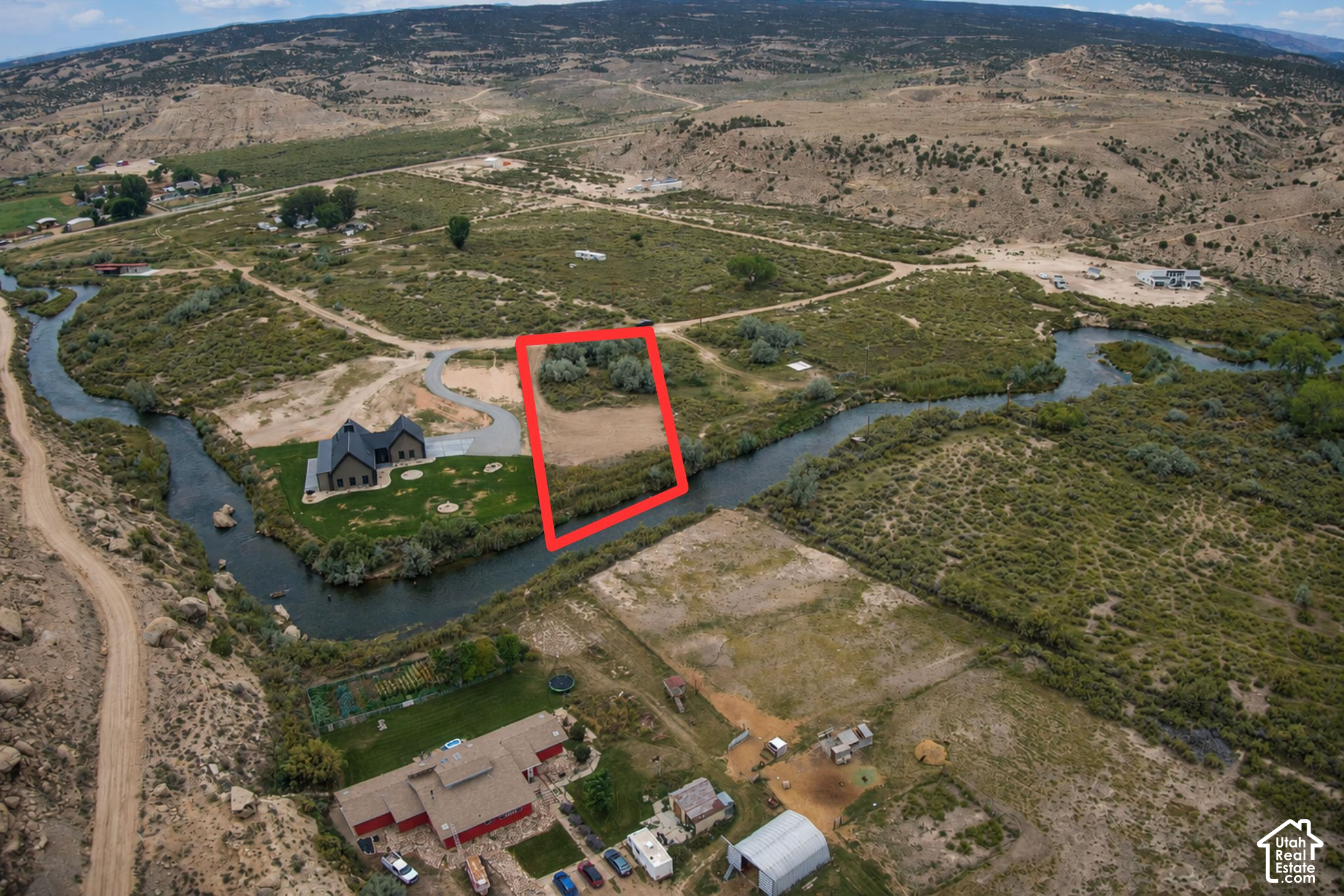 main property photo 8